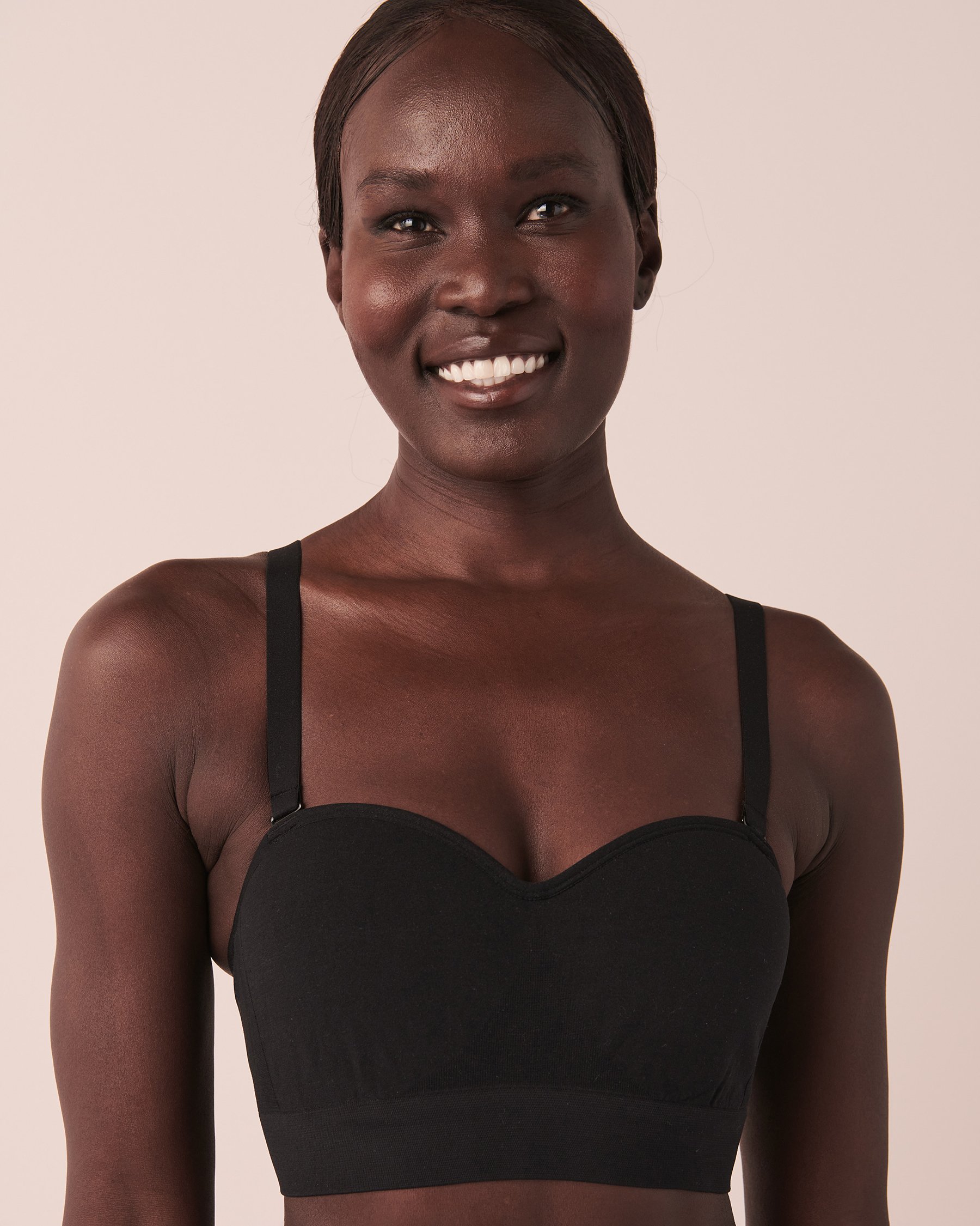 LA VIE EN ROSE Convertible Bandeau Seamless Bra Black 10200261 - View4