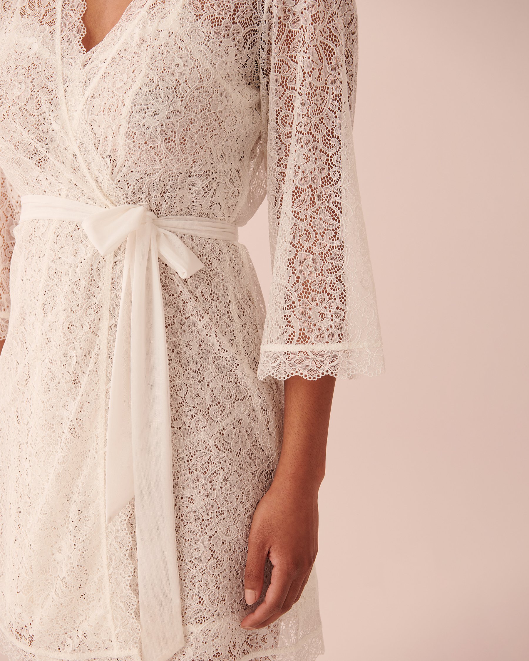 LA VIE EN ROSE Openwork Lace Kimono Snow white 60600047 - View2