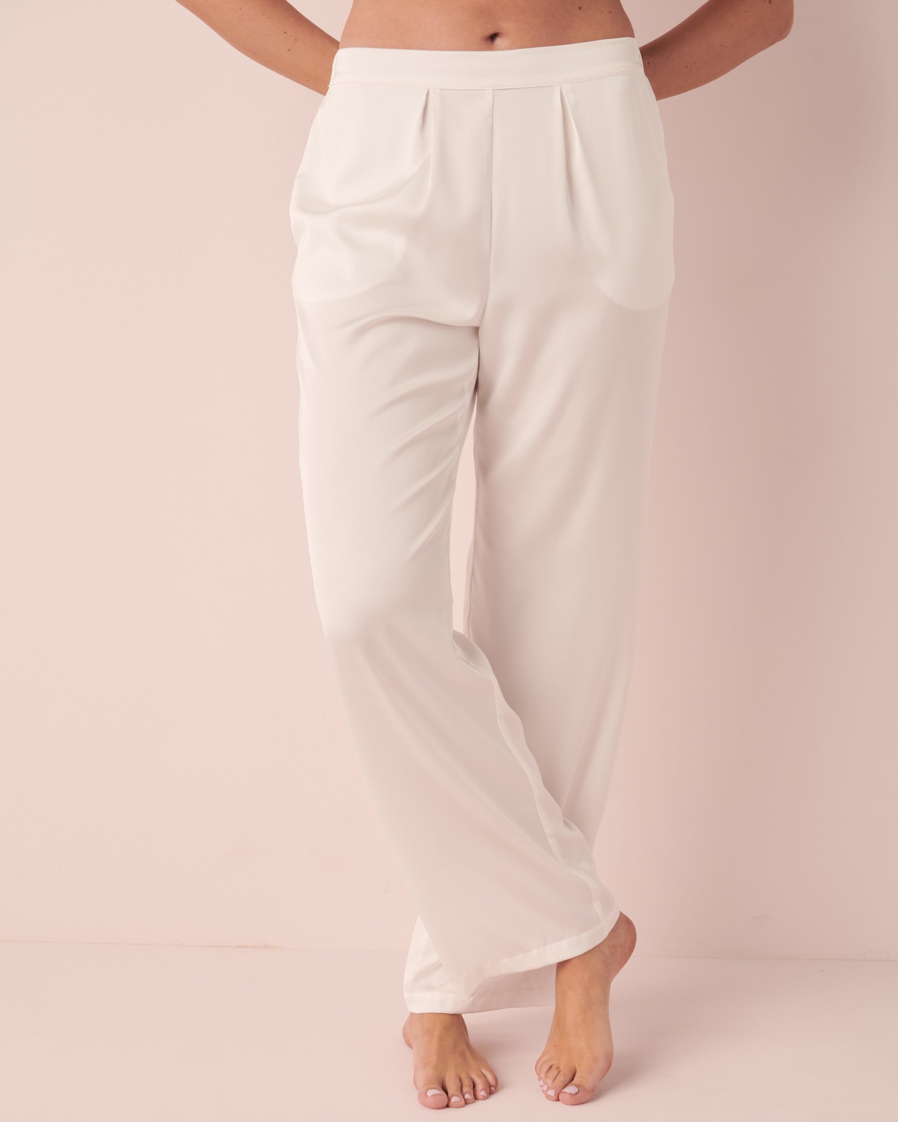 LA VIE EN ROSE Satin Straight Pants Snow white 60200056 - View2