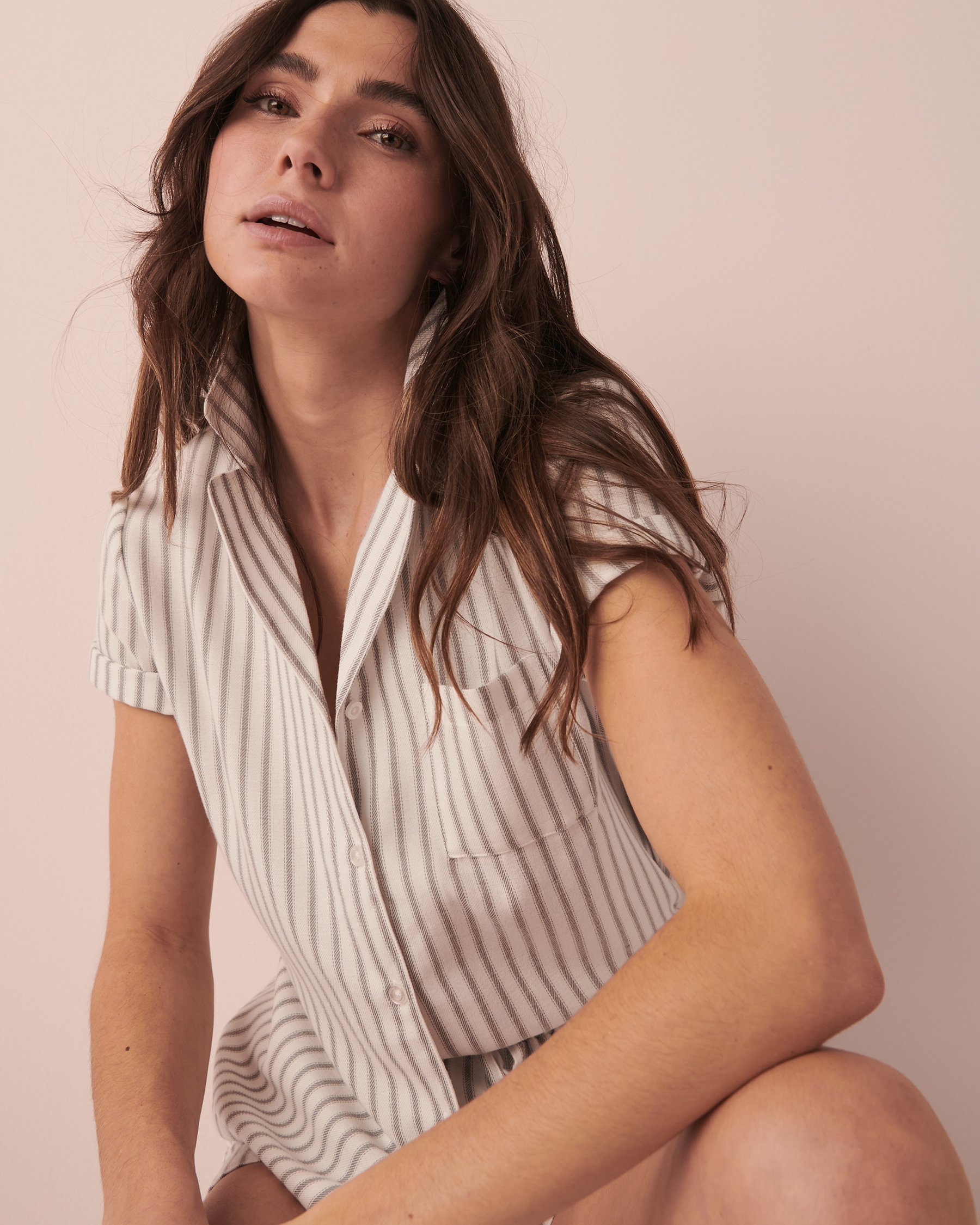 LA VIE EN ROSE Printed Short Sleeve Button-down Shirt Vertical stripes 40100411 - View3
