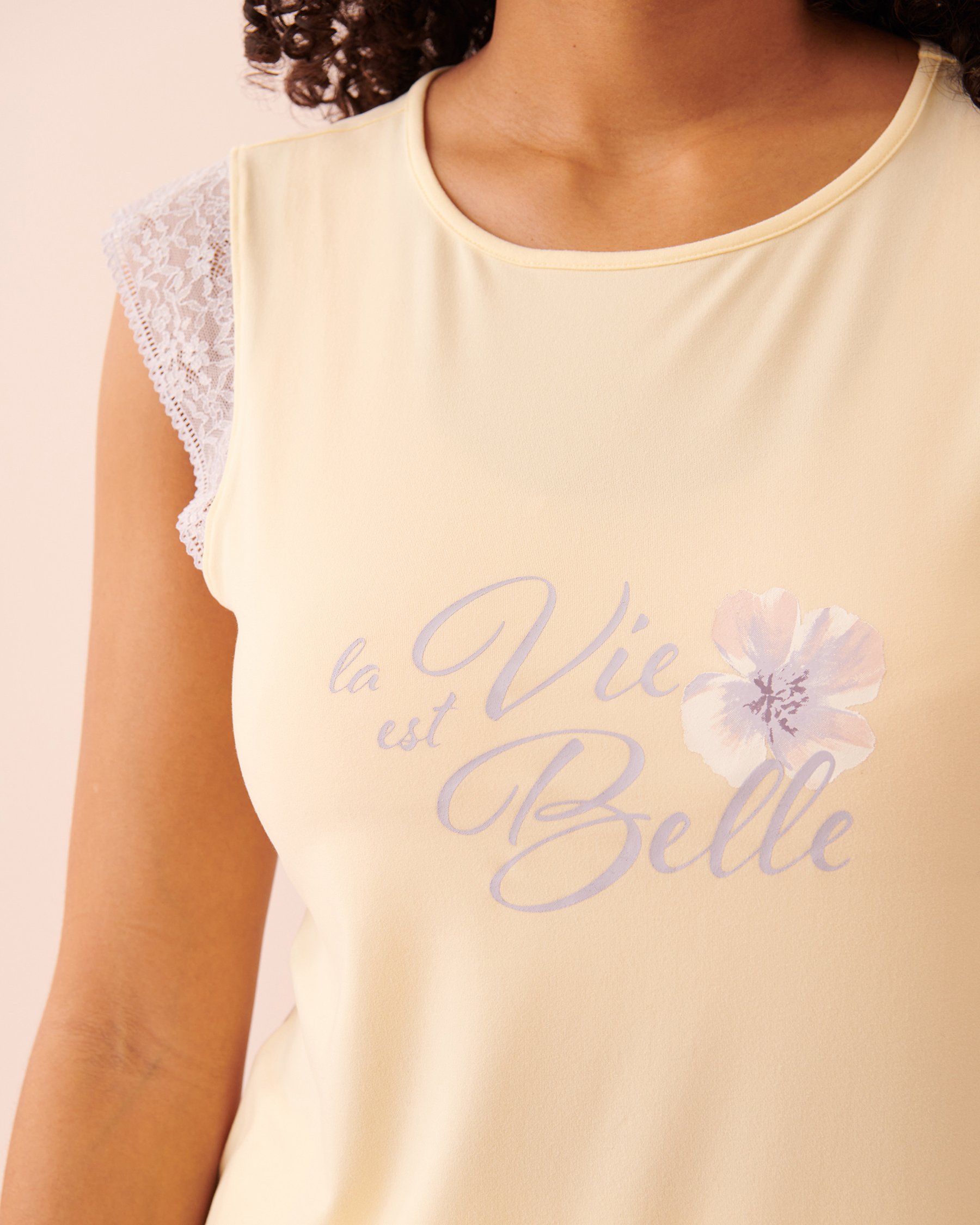 LA VIE EN ROSE Super Soft Lace Cap Sleeve T-shirt Light yellow 40100417 - View2