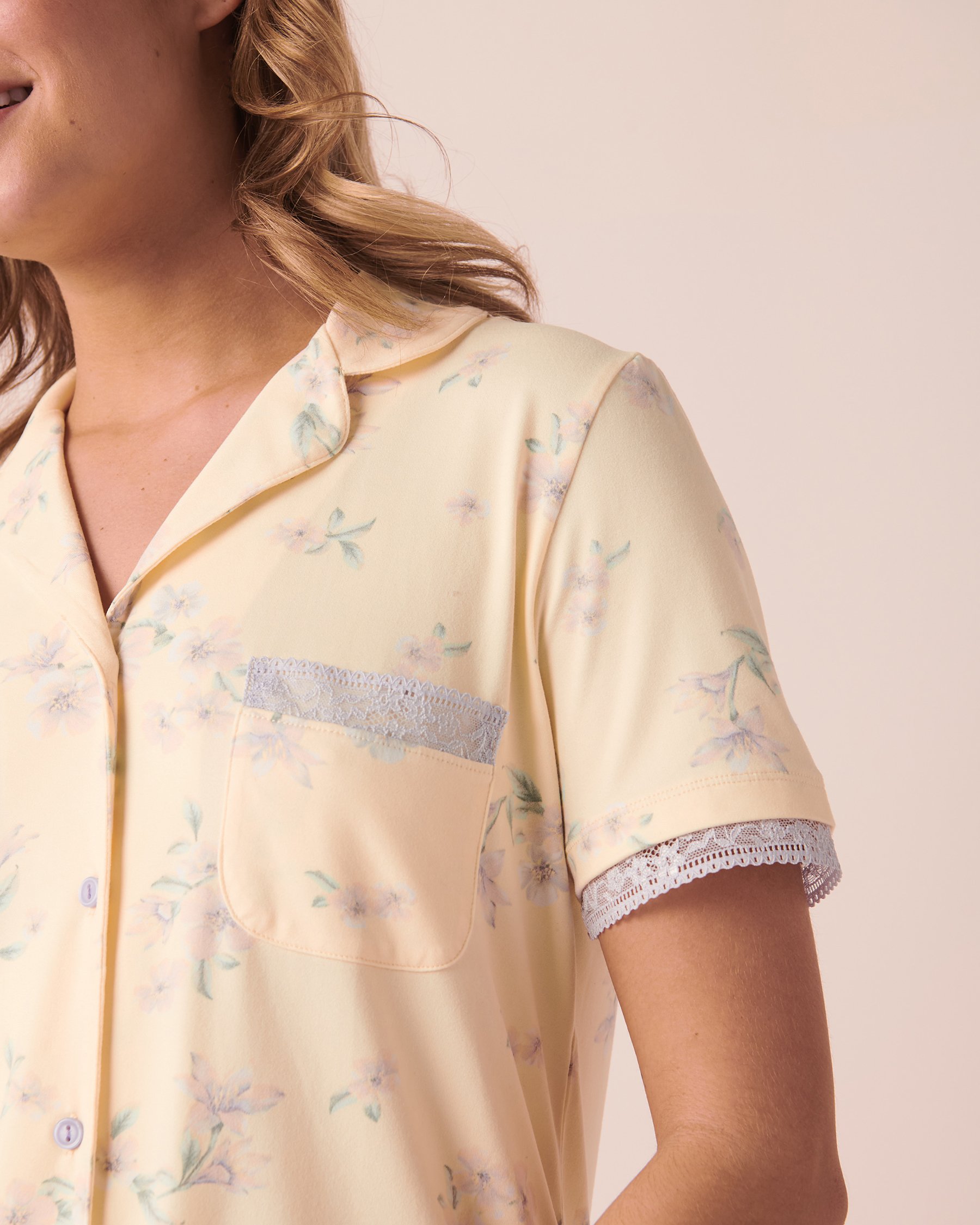 LA VIE EN ROSE Super Soft Lace Detail Shirt Lilac oasis 40100418 - View4