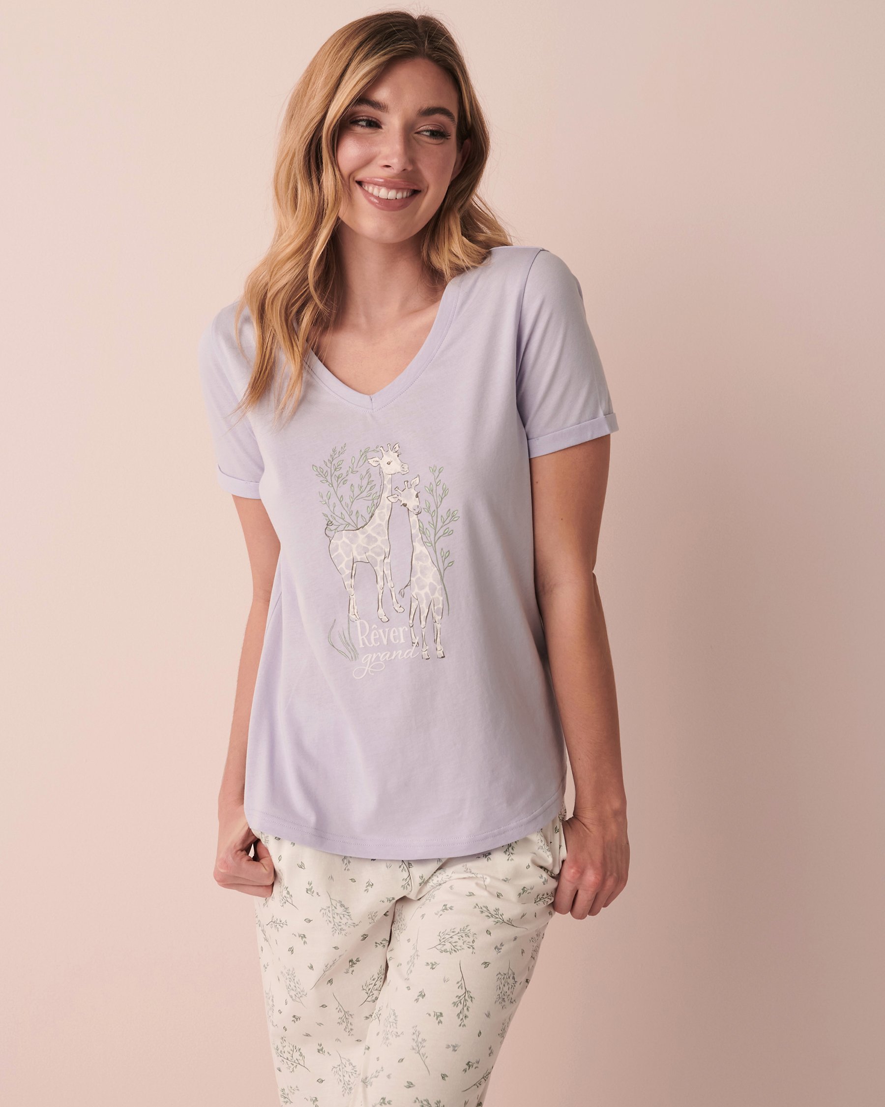 LA VIE EN ROSE Cotton V Neck T-shirt Lavender 40100423 - View3