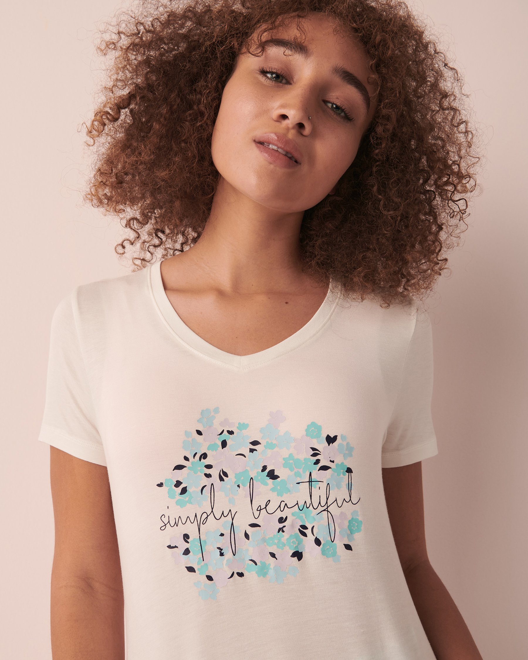 LA VIE EN ROSE Soft Jersey V-neck T-shirt Snow white 40100427 - View3