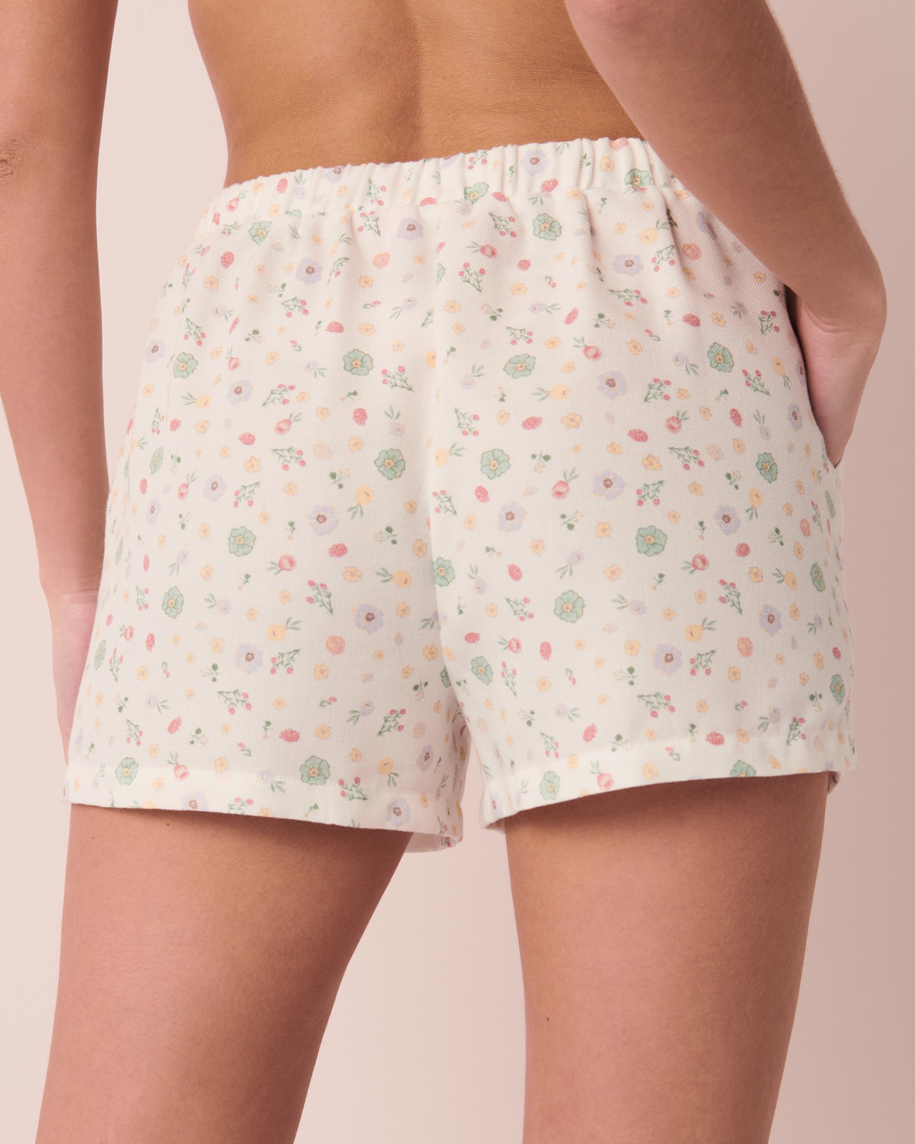LA VIE EN ROSE Short de pyjama imprimé Fleurs sauvages blanches 40200402 - Voir4