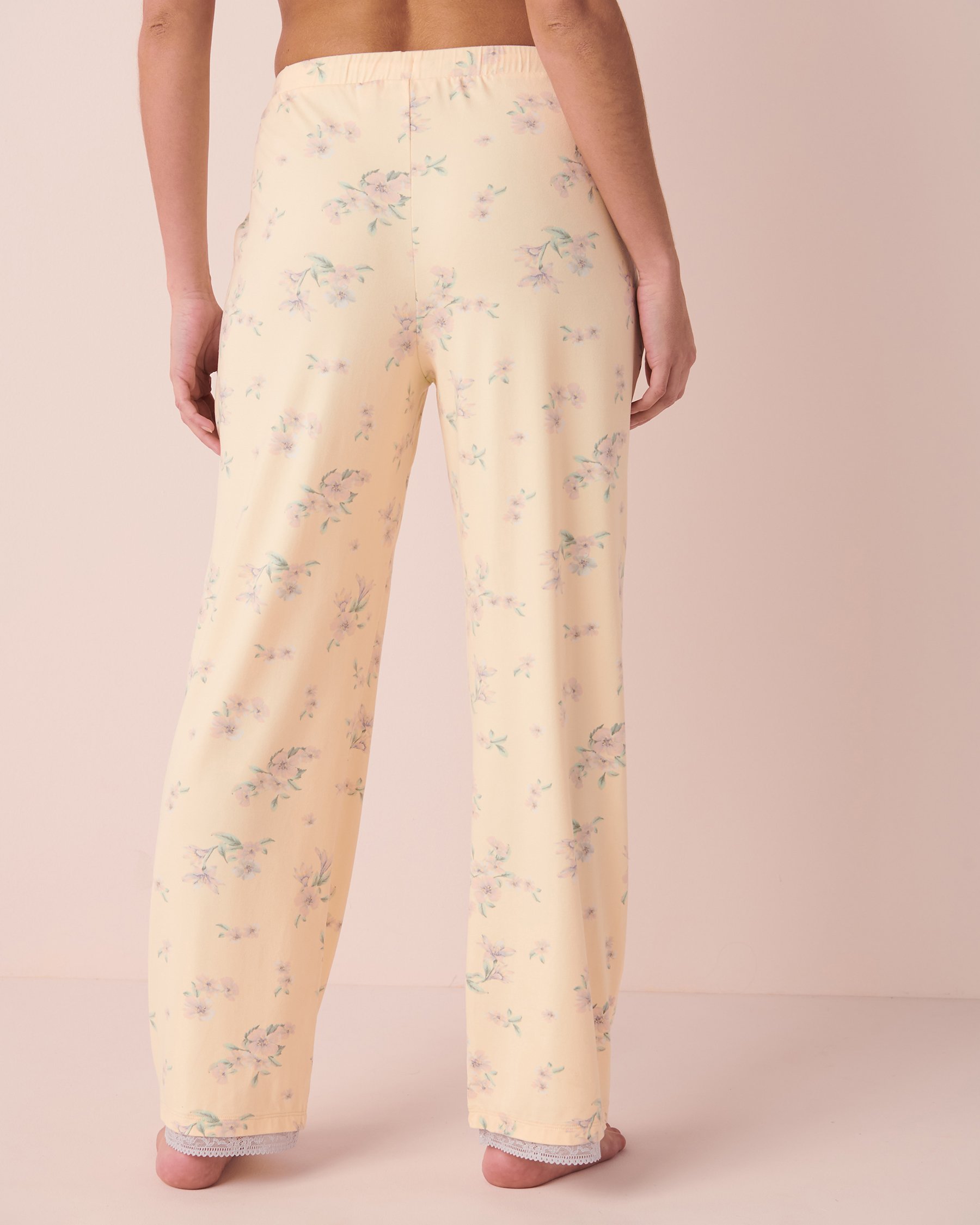 LA VIE EN ROSE Super Soft Lace Detail Pant Lilac oasis 40200411 - View4