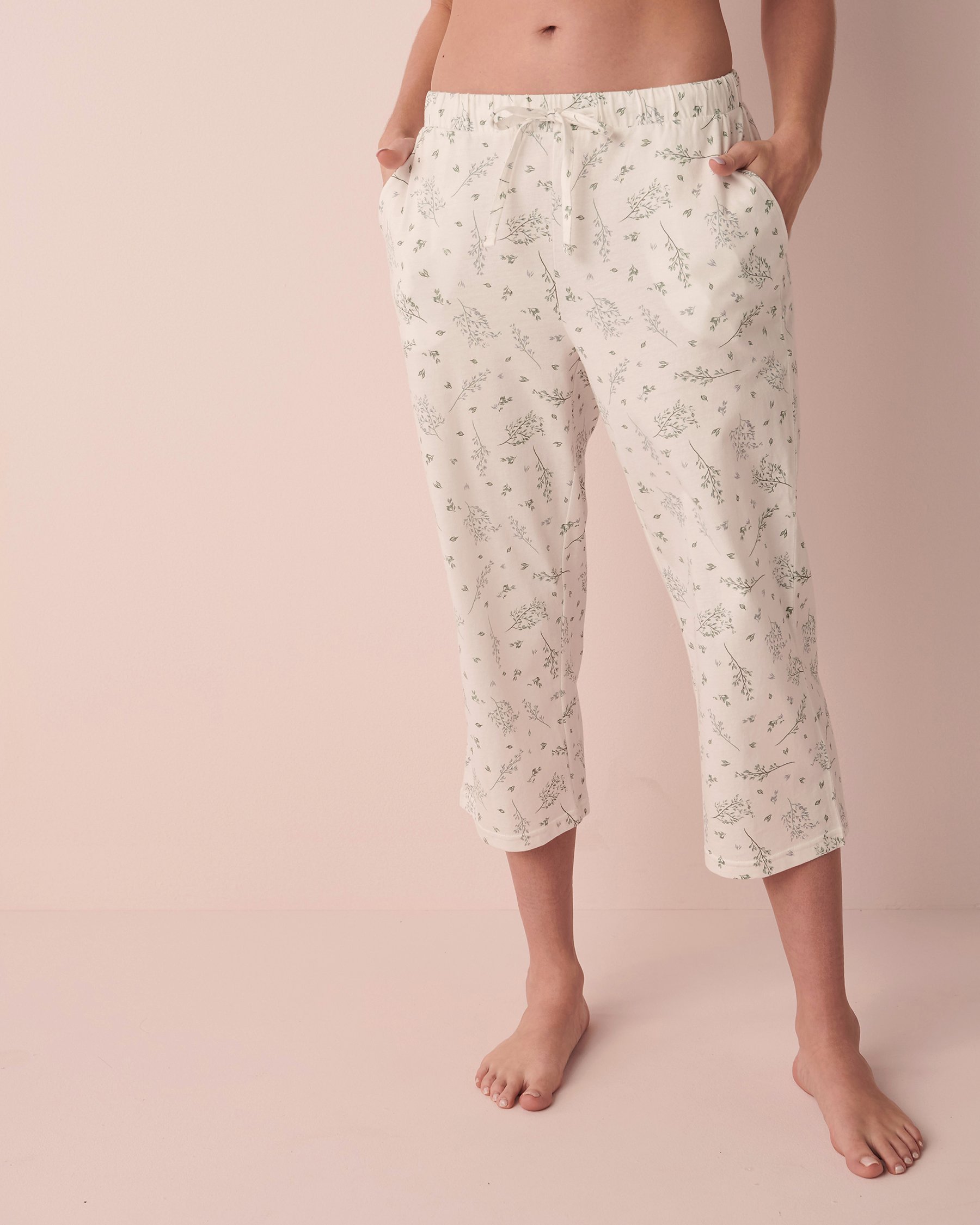 LA VIE EN ROSE Cotton Straight Leg Capri Foliage 40200418 - View1