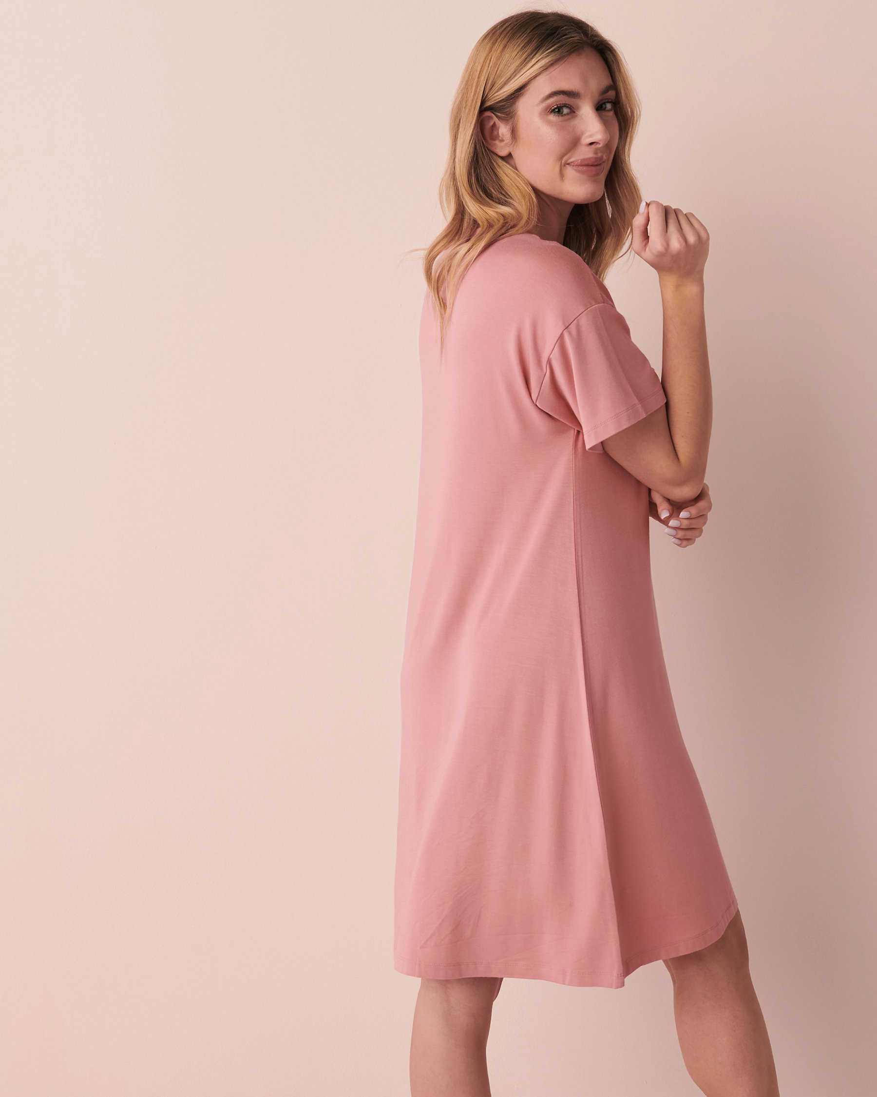 LA VIE EN ROSE Chemise de nuit en bambou Rose foncé 40500259 - Voir2