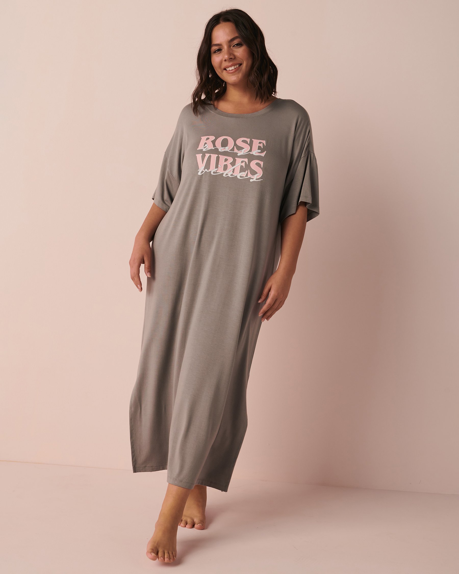 LA VIE EN ROSE Longue chemise de nuit en bambou Gris foncé 40500260 - Voir4