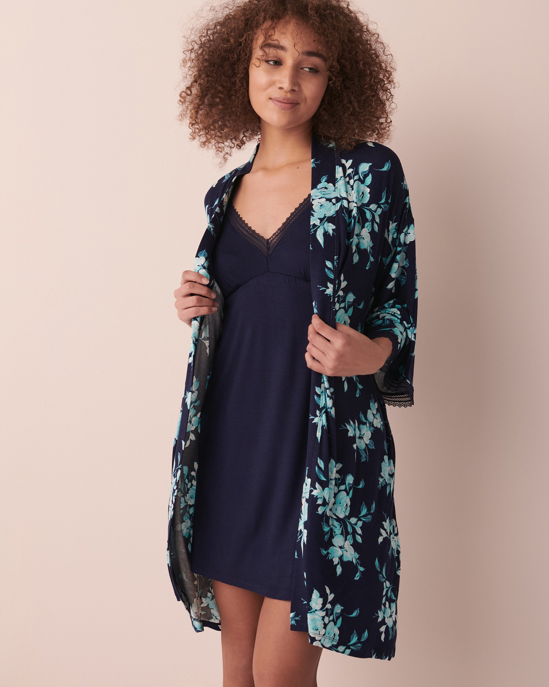 LA VIE EN ROSE Soft Jersey Lace Trim Kimono Navy floral 40600126 - View5