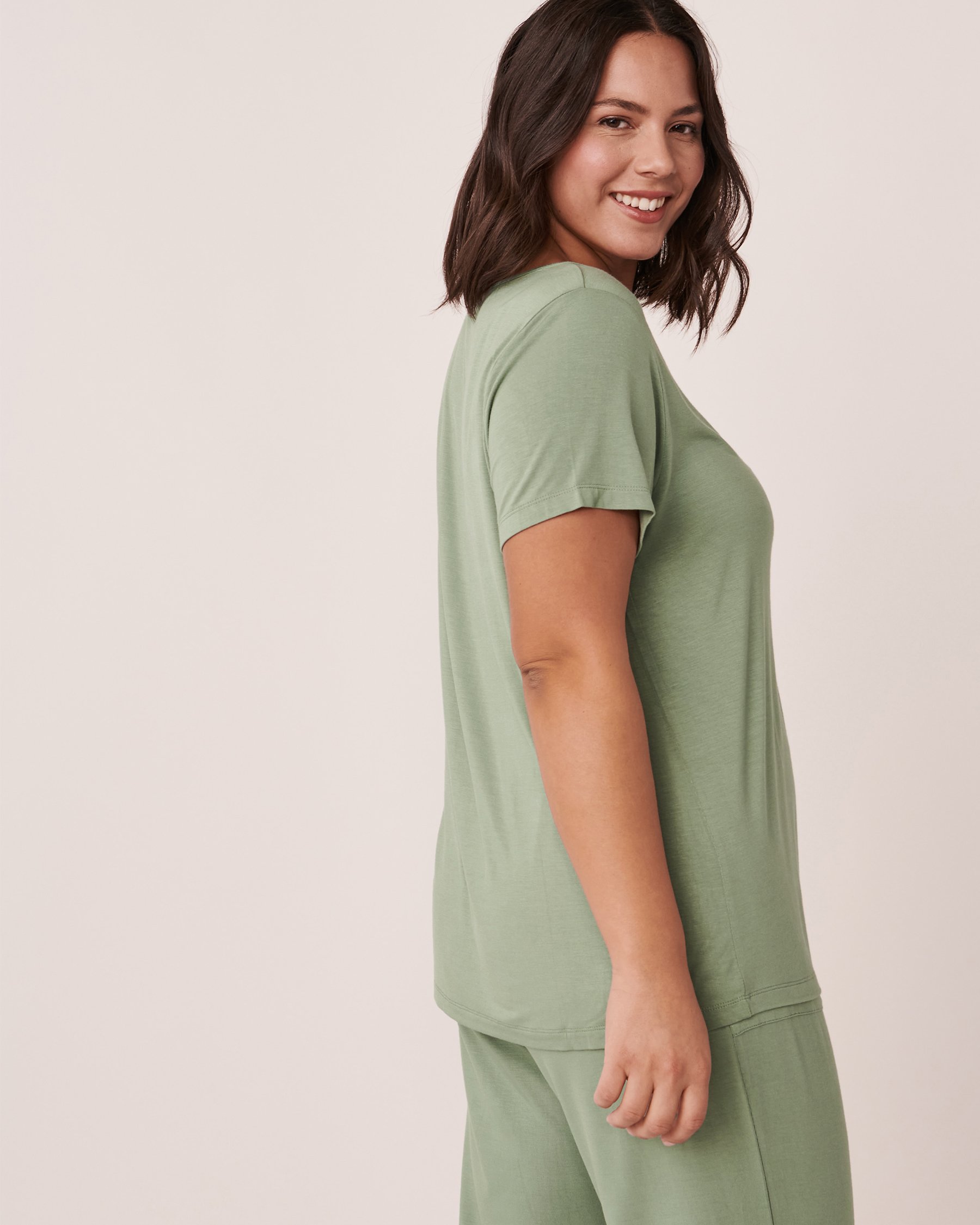 LA VIE EN ROSE Bamboo T-shirt Sage 40100422 - View2