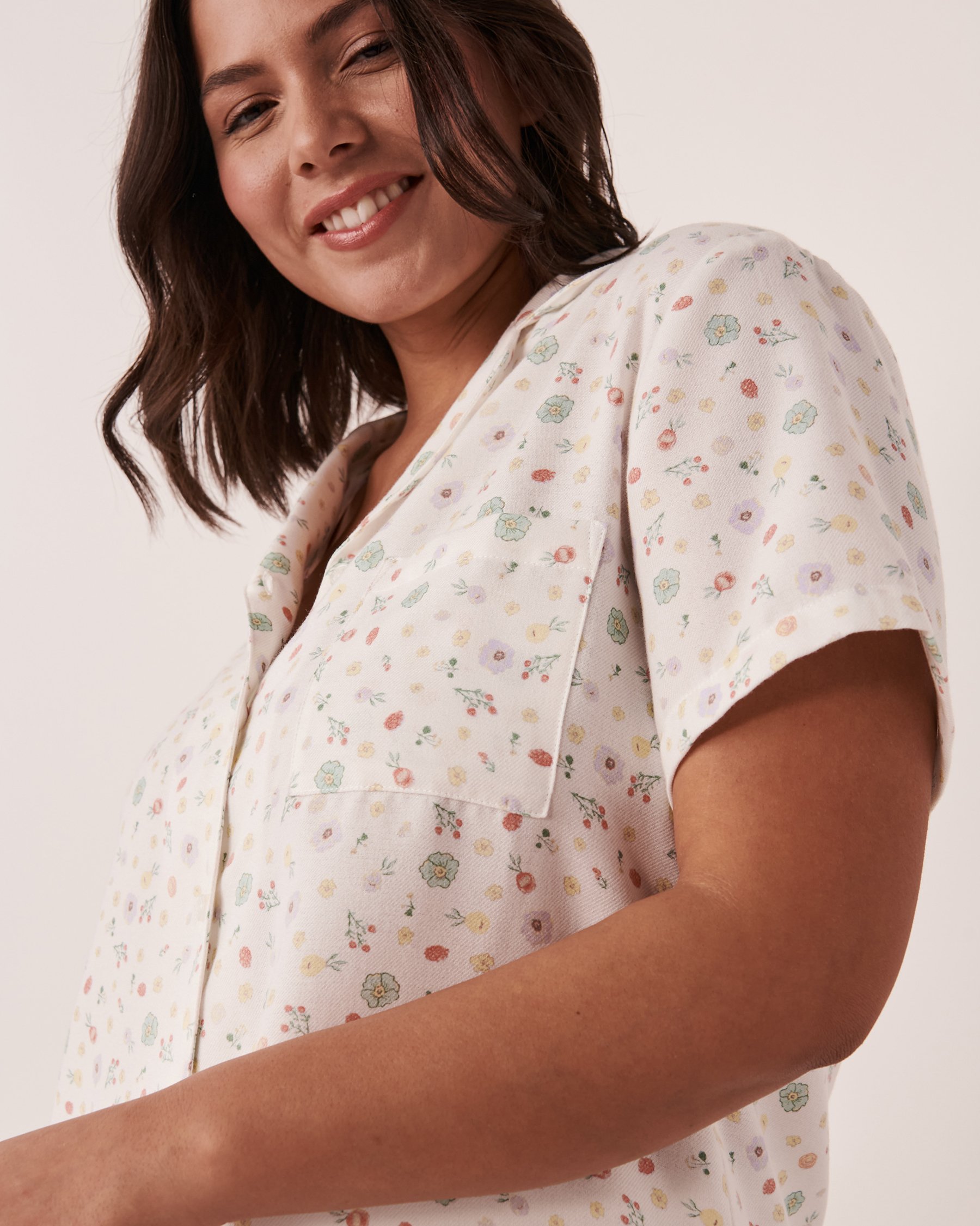 LA VIE EN ROSE Chemisier manches courtes imprimé Fleurs sauvages blanches 40100411 - View1