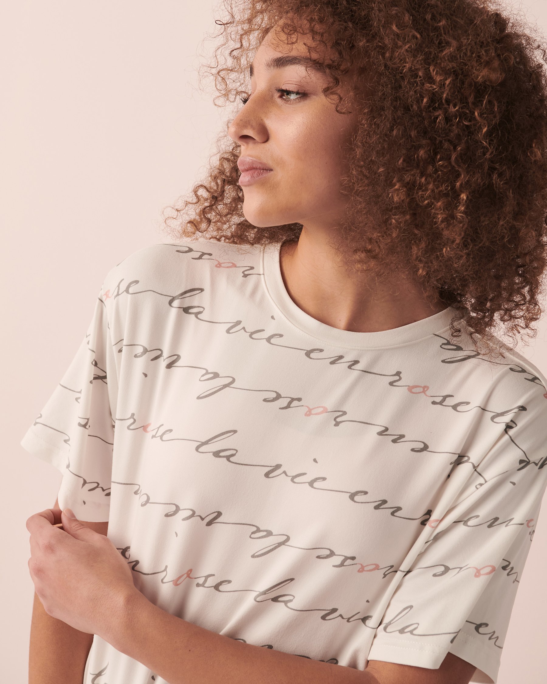 LA VIE EN ROSE Super Soft Crew Neck T-shirt La vie en rose 40100414 - View2