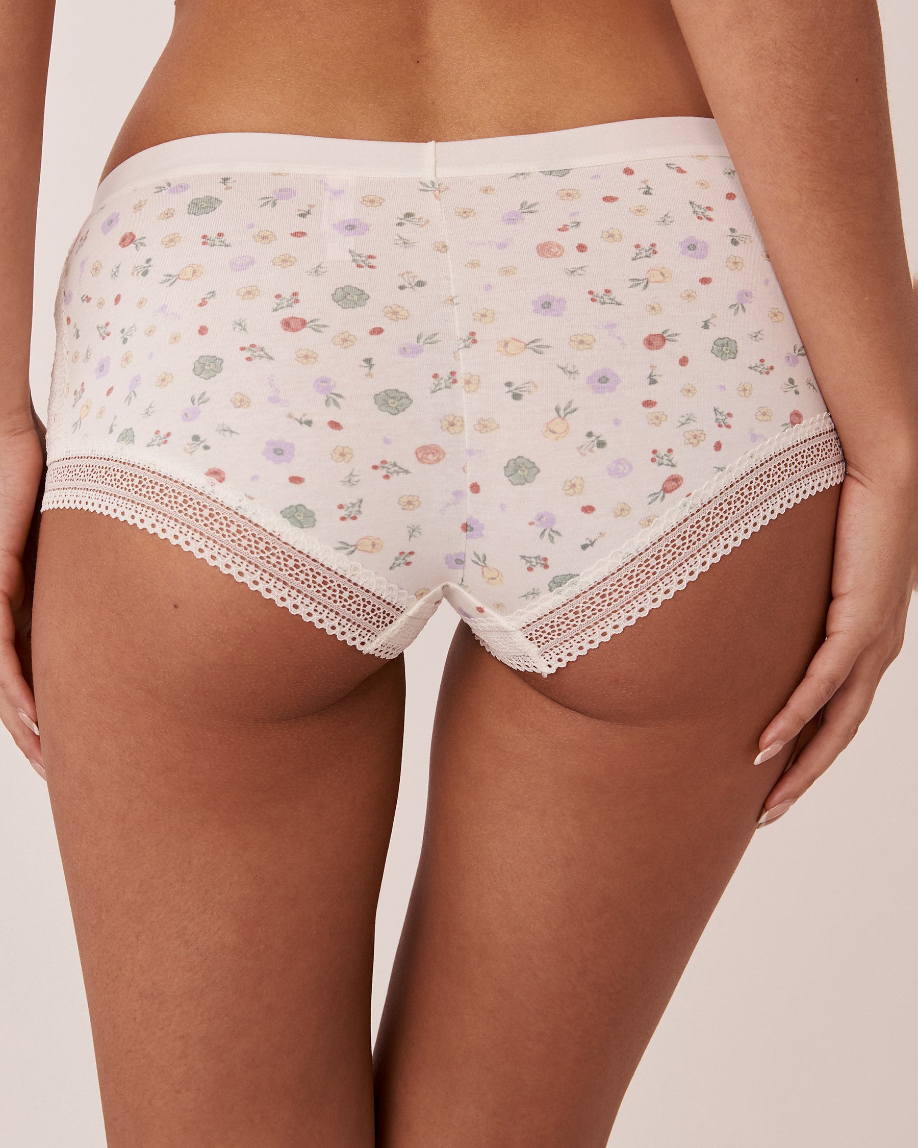 LA VIE EN ROSE Culotte garçonne coton et détails de dentelle Fleurs sauvages blanches 20100279 - Voir2