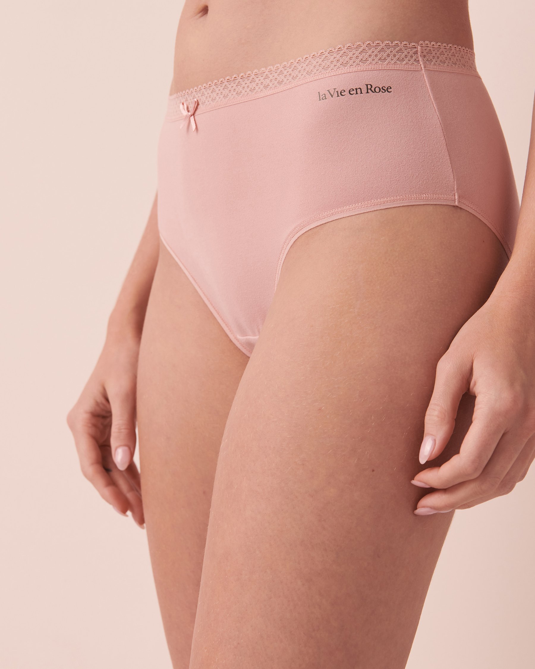 LA VIE EN ROSE Culotte bikini taille haute ultra douce détails de dentelle Vieux rose 20100288 - View1