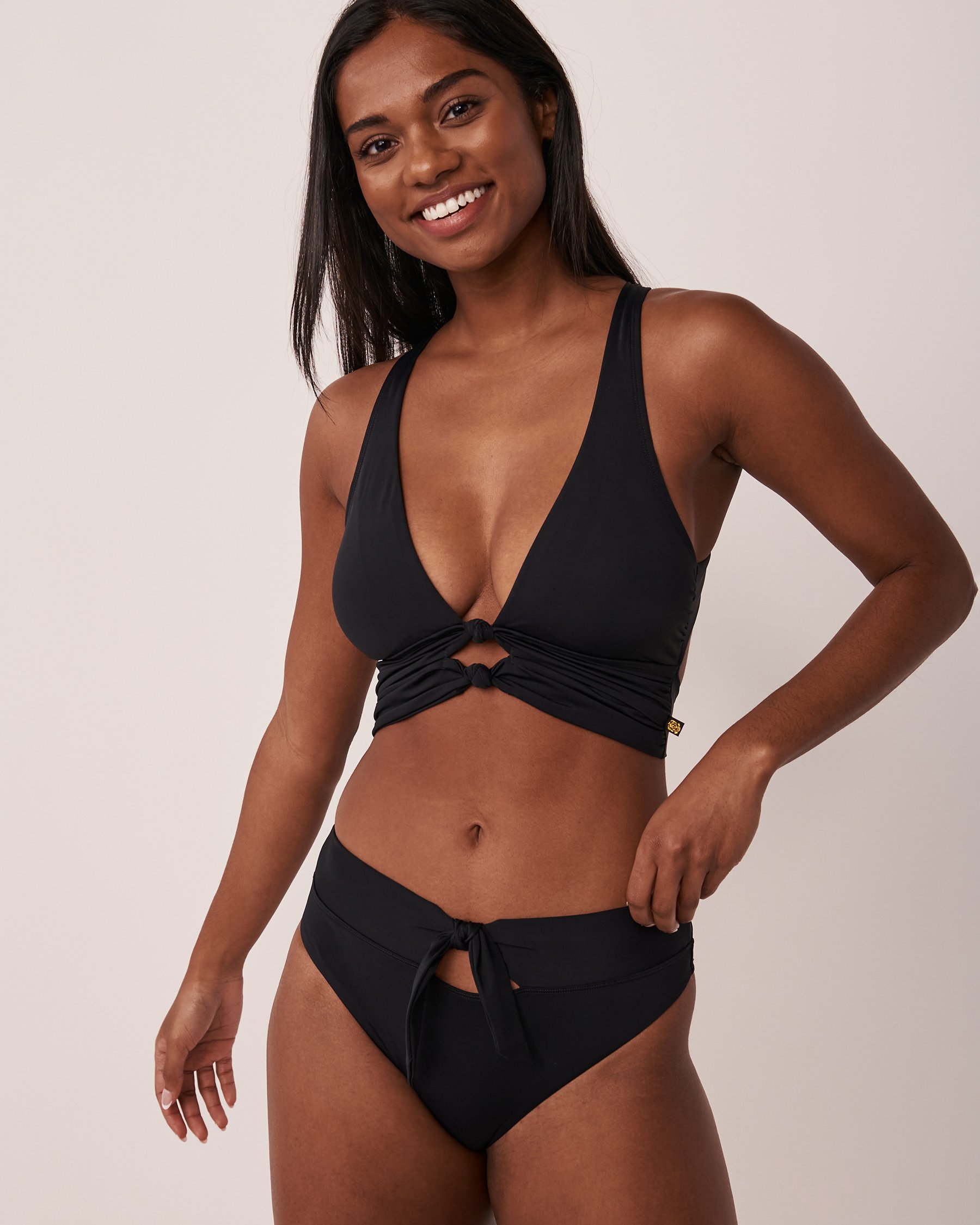 LA VIE EN ROSE AQUA SOLID Long Triangle Bikini Top Black 70100434 - View1