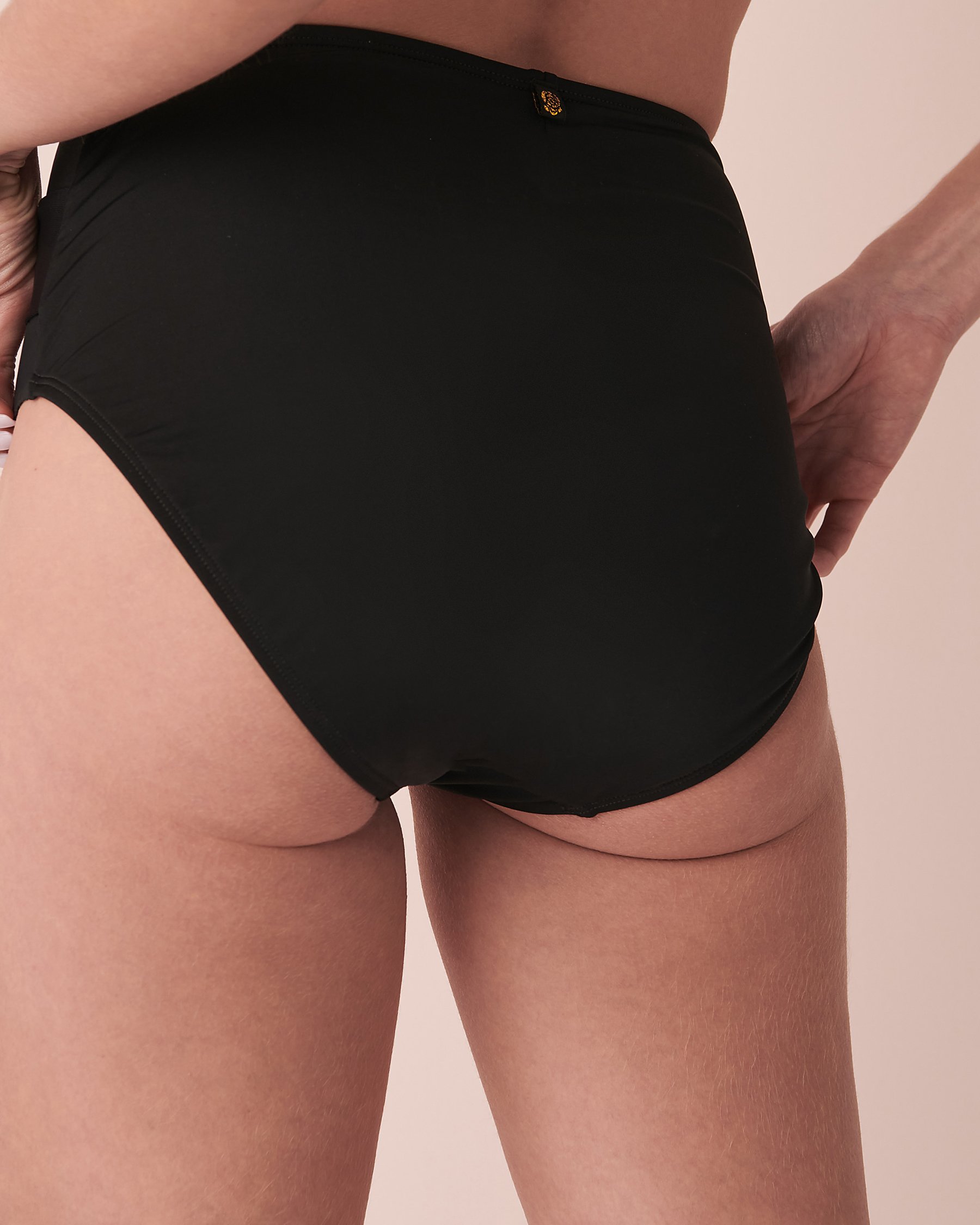 LA VIE EN ROSE AQUA SOLID Twisted High Waist Bikini Bottom Black 70300403 - View5