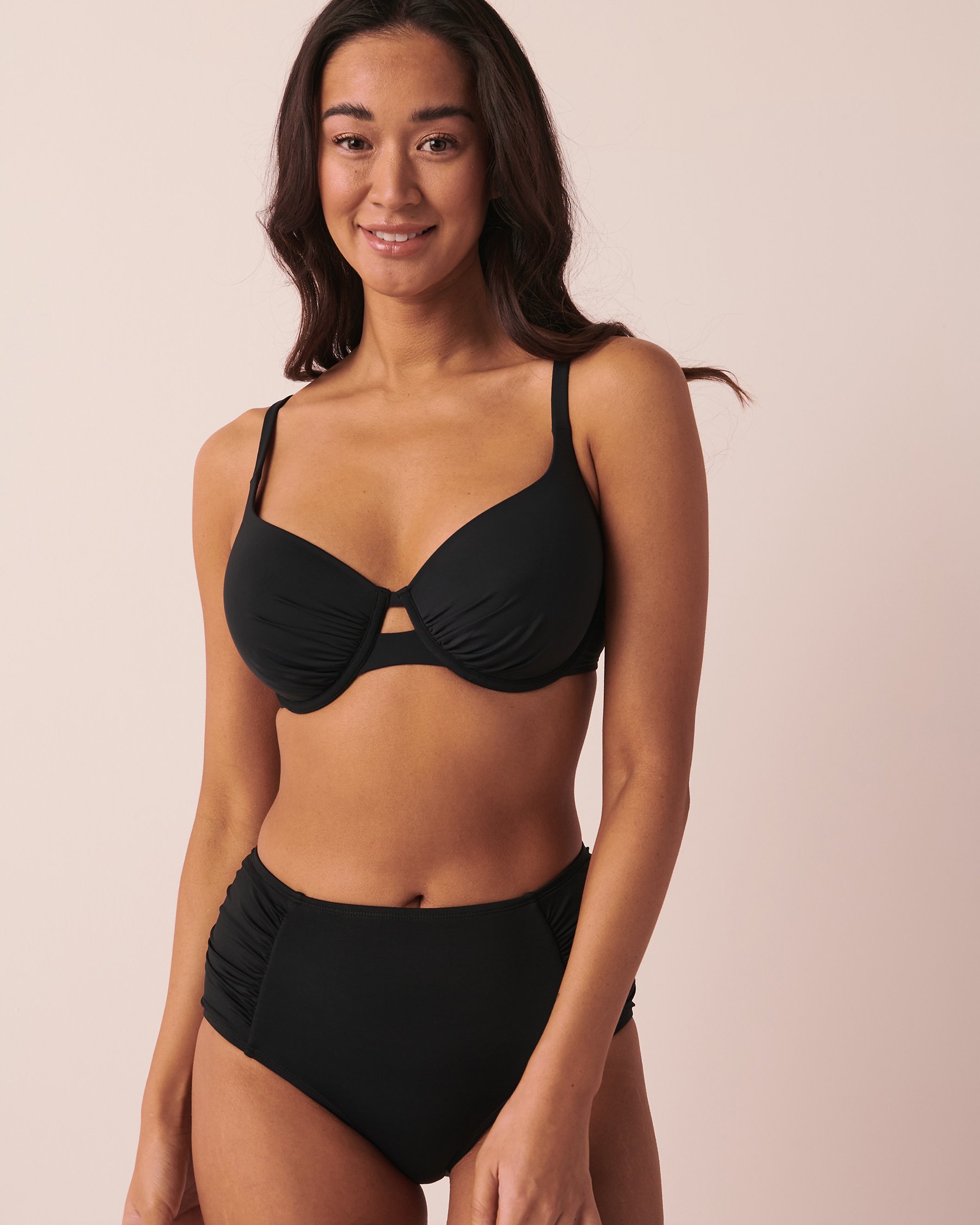LA VIE EN ROSE AQUA SOLID D Cup Full Coverage Bikini Top Black 70200073 - View1
