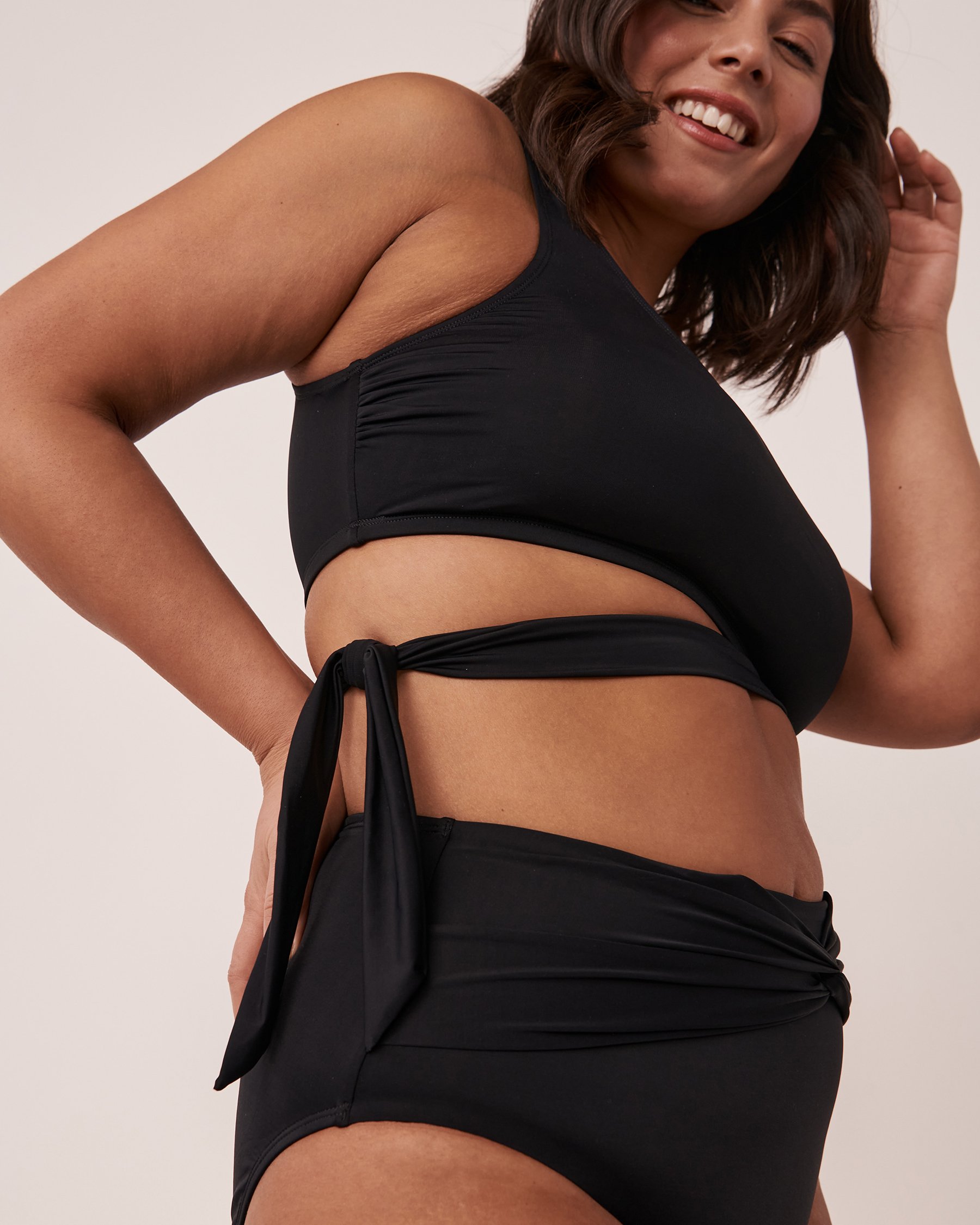 LA VIE EN ROSE AQUA SOLID One Shoulder Bandeau Bikini Top Black 70100433 - View4