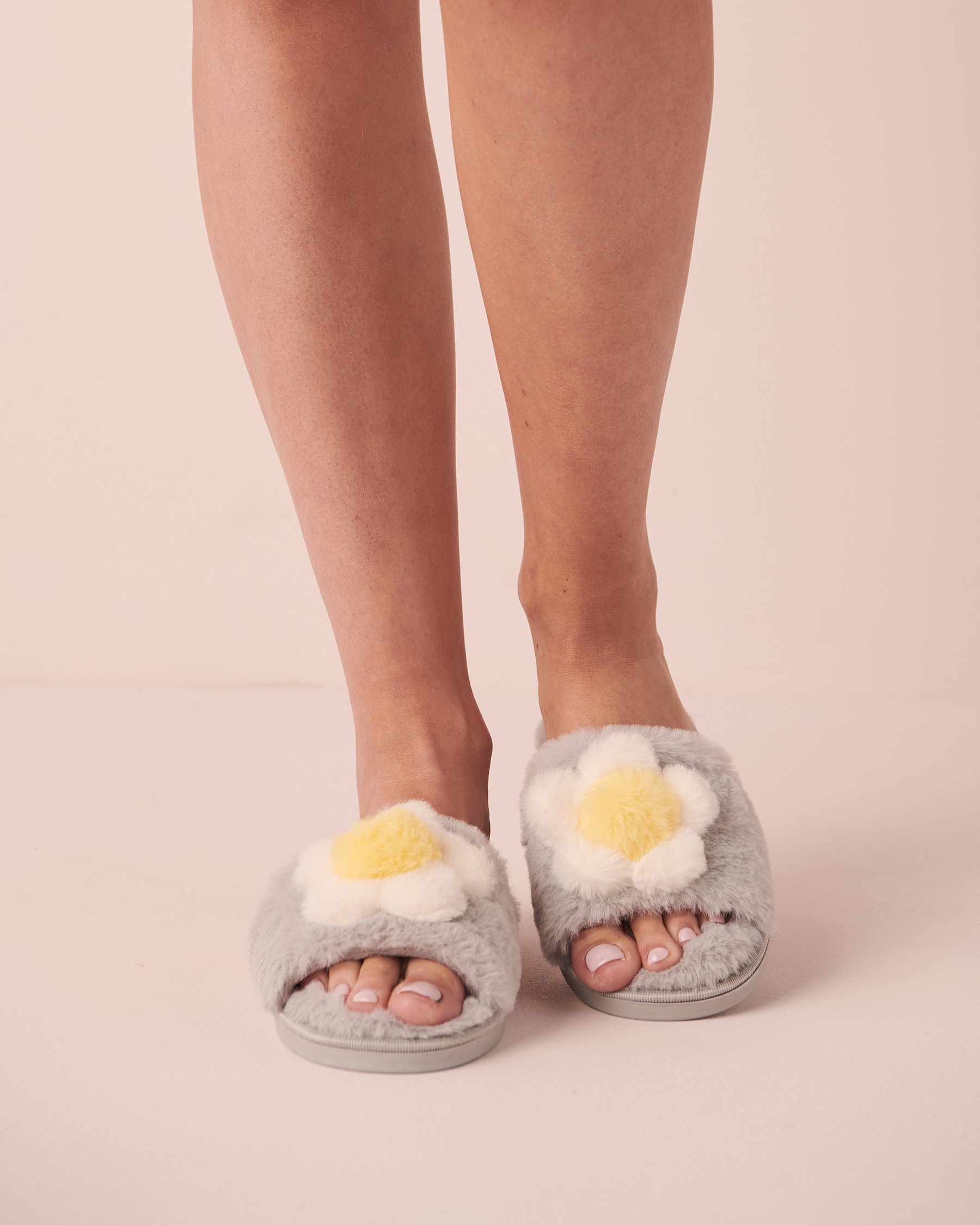 LA VIE EN ROSE Memory Foam Open Slide Slippers Charcoal 40700266 - View1