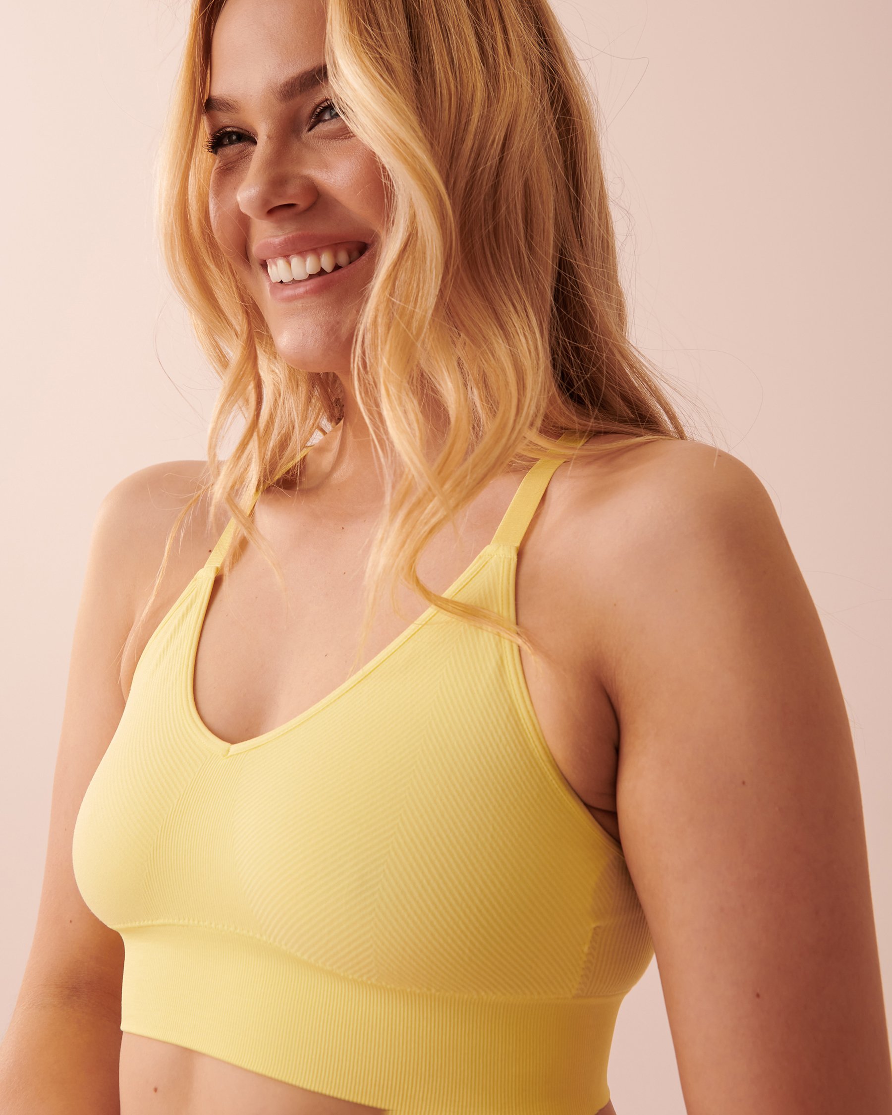 LA VIE EN ROSE Low Impact Crossback Seamless Sports Bra Yellow 10200274 - View1