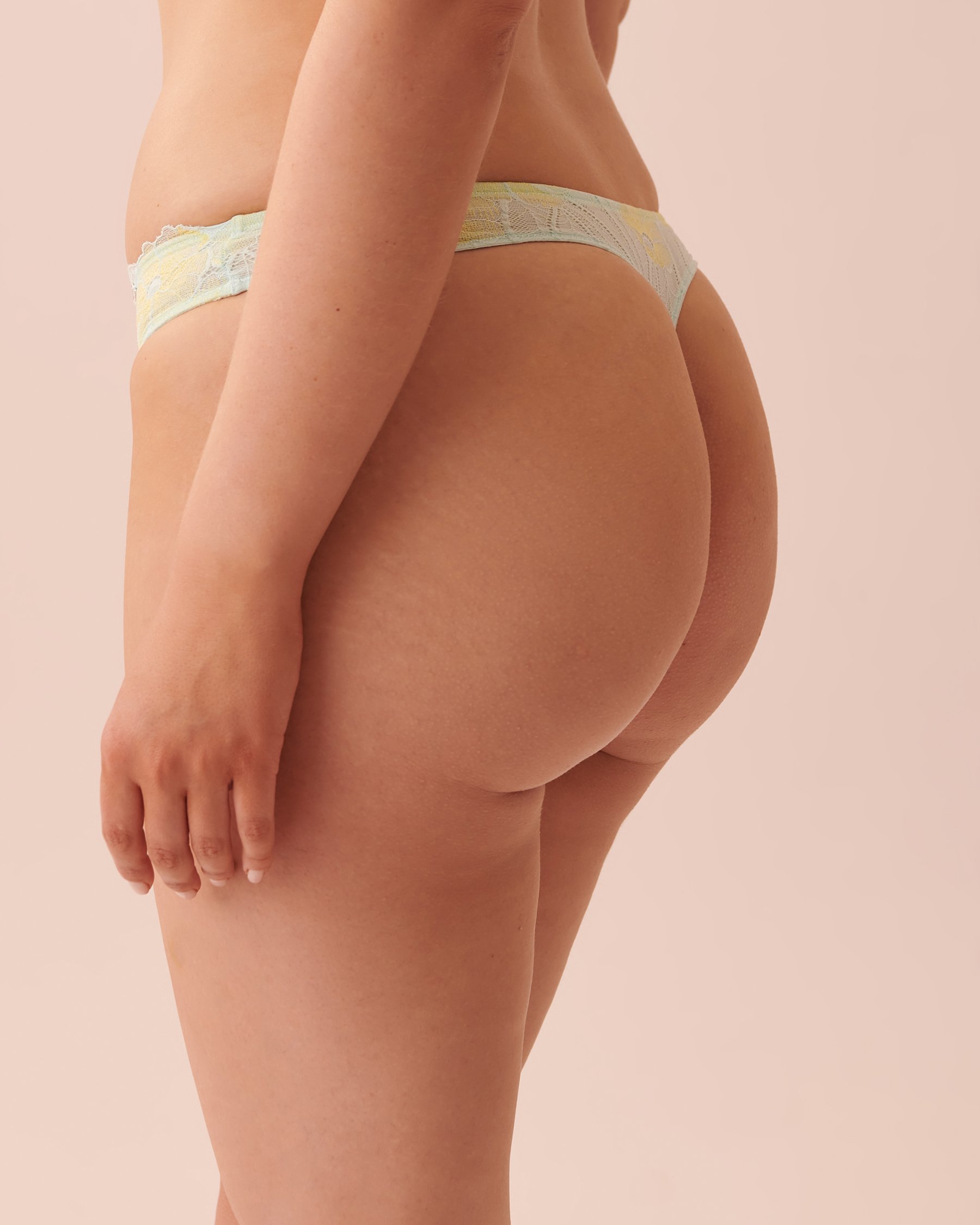 LA VIE EN ROSE Culotte tanga résille et dentelle Ciel bleu 20300207 - Voir2