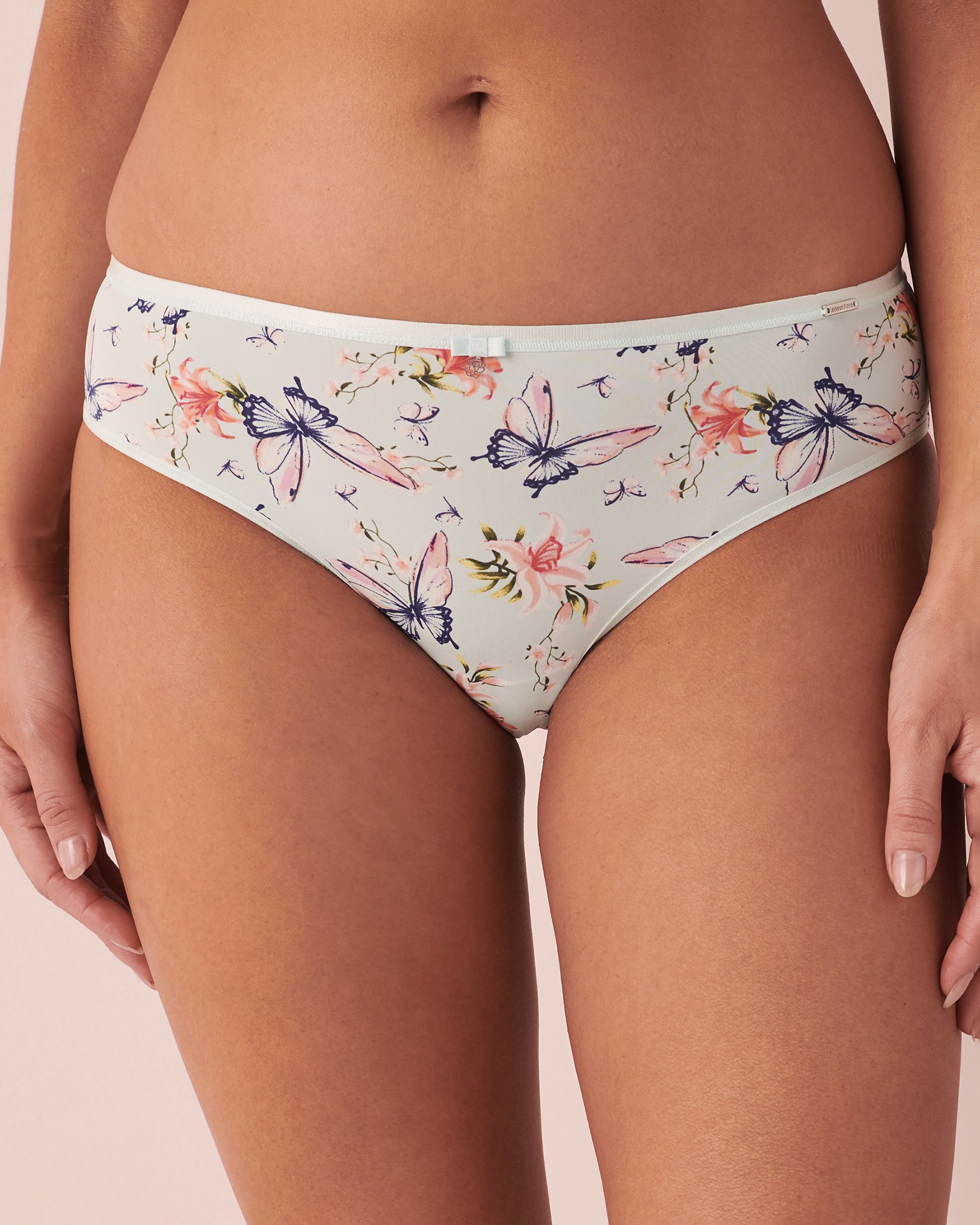 LA VIE EN ROSE Microfiber Sleek Back Bikini Panty Flourishing 20300215 - View1