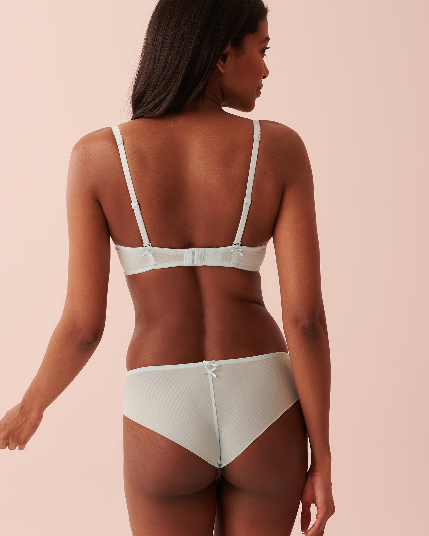 LA VIE EN ROSE Soutien-gorge push-up plongeant demi-buste Fleurs brodées 10300099 - View3