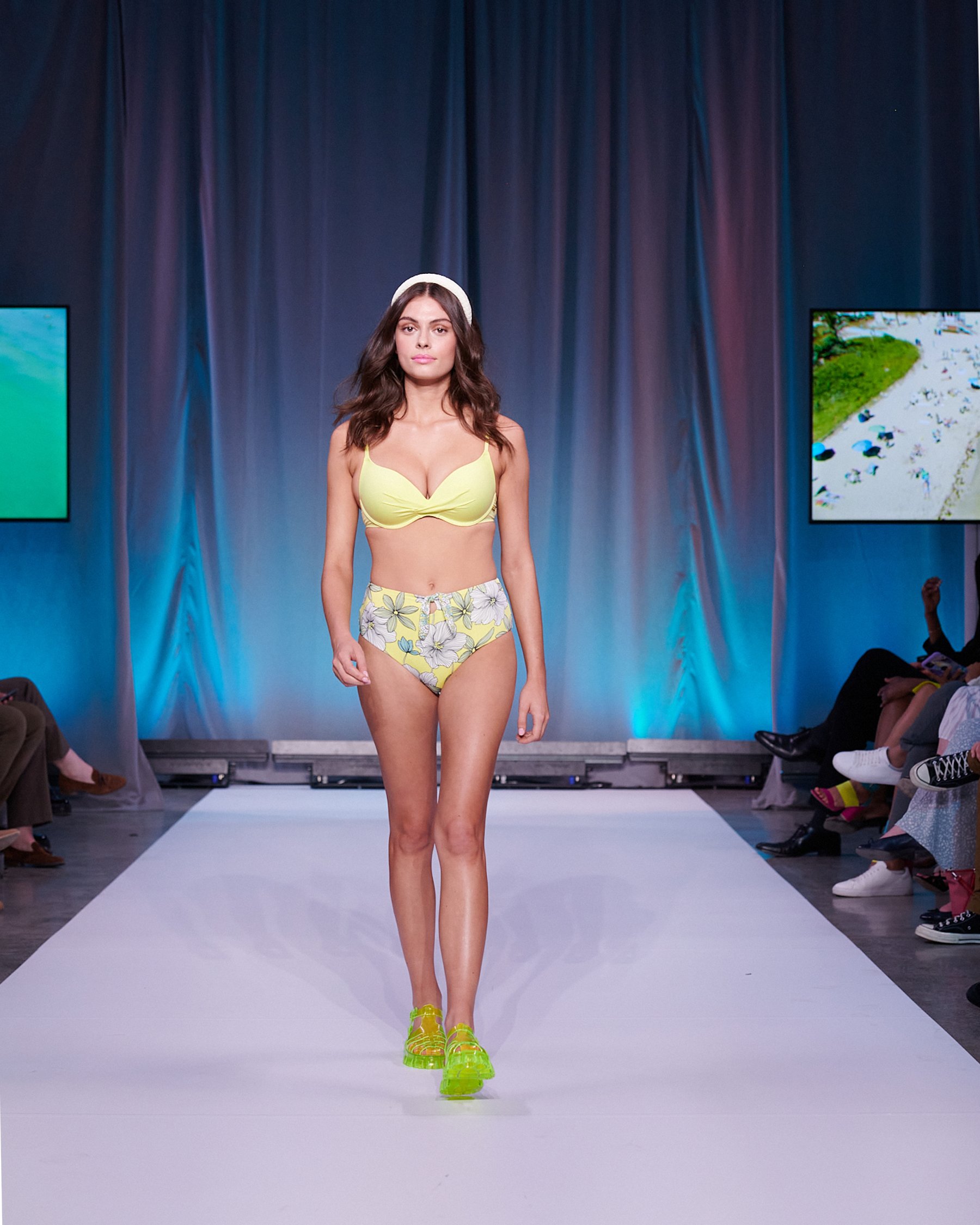 LA VIE EN ROSE AQUA FIELDS OF FLOWERS Recycled Fibers Reversible High Waist Bikini Bottom Ditsy floral 70300411 - View9