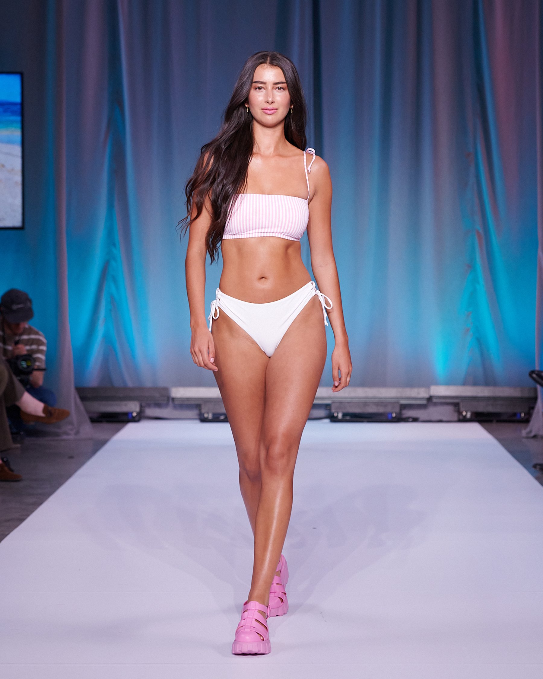 LA VIE EN ROSE AQUA SOLID Side Tie Cheeky Bikini Bottom White 70300416 - View5