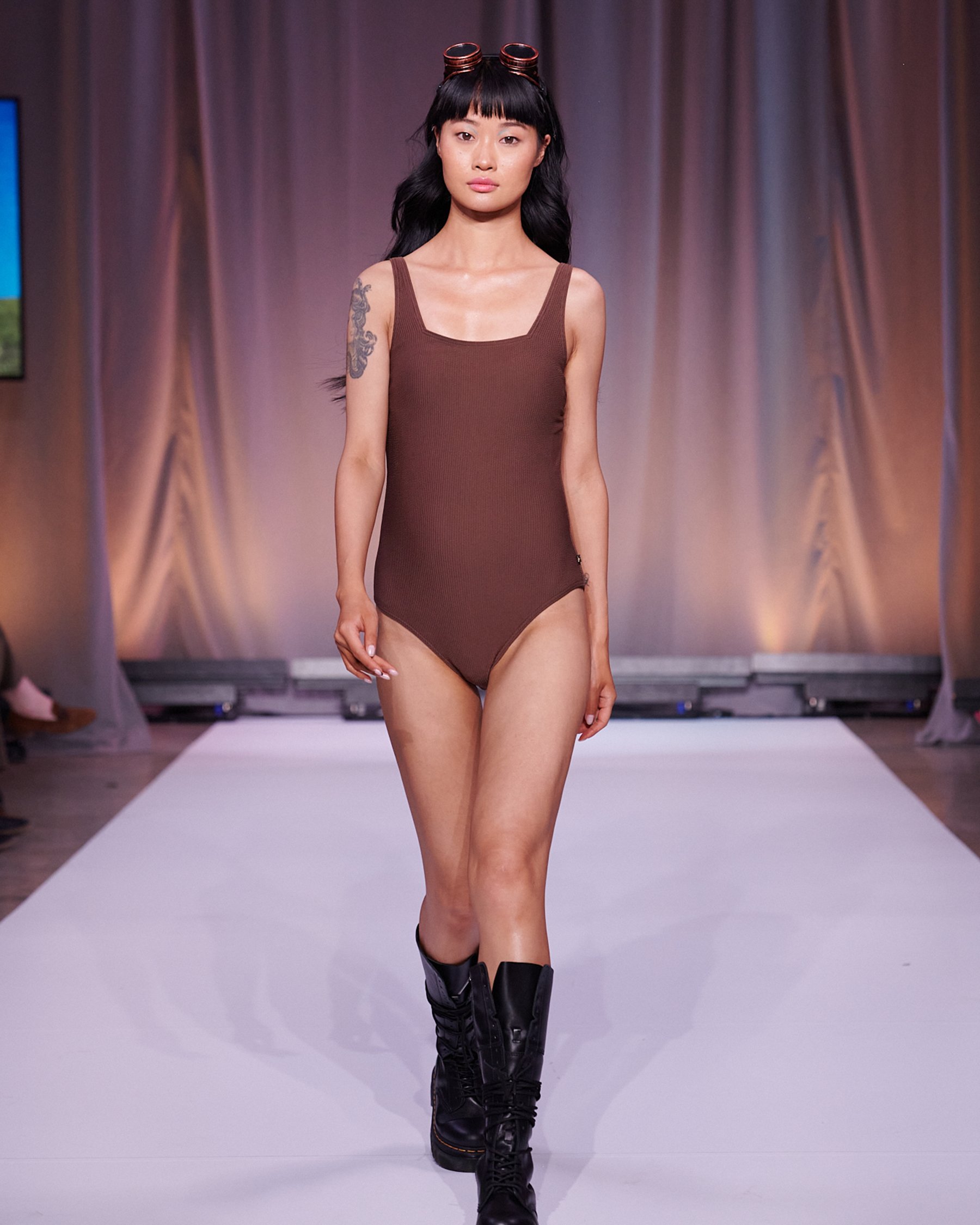 AQUAROSE TEXTURED Square Neck One-piece Swimsuit French roast 70400084 - View4