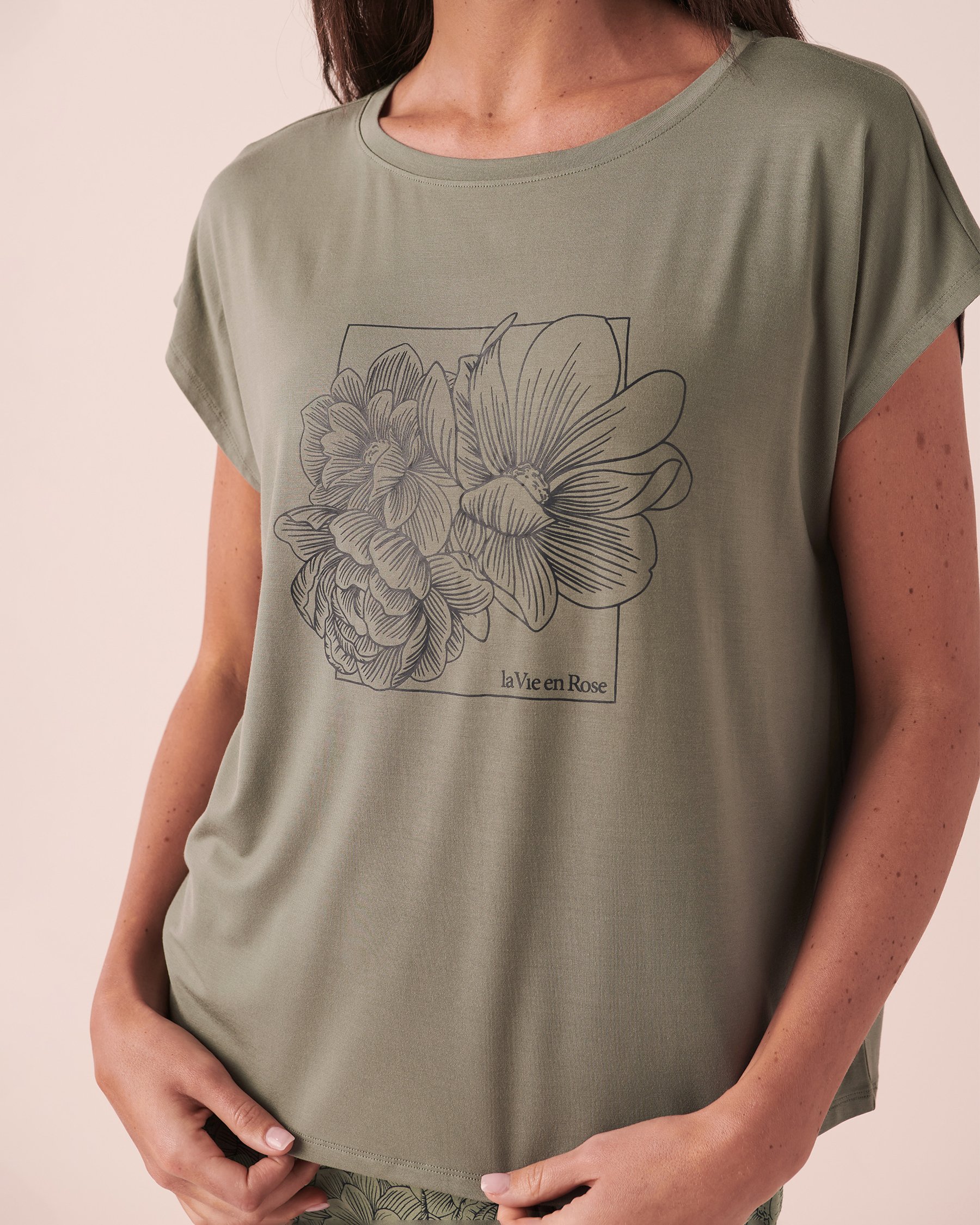 LA VIE EN ROSE T-shirt en modal Kaki 50100064 - Voir3