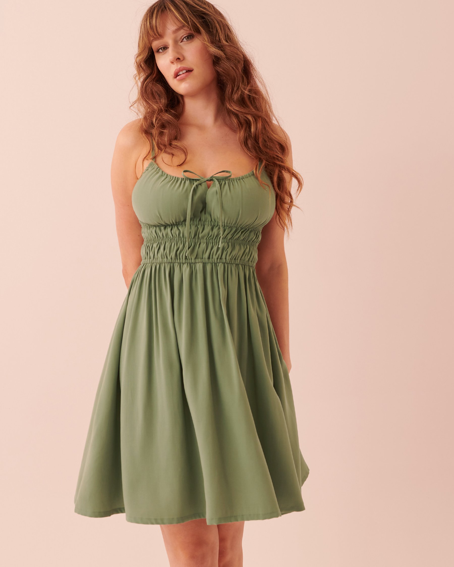 LA VIE EN ROSE Robe à bretelles minces Kaki 50400033 - Voir1