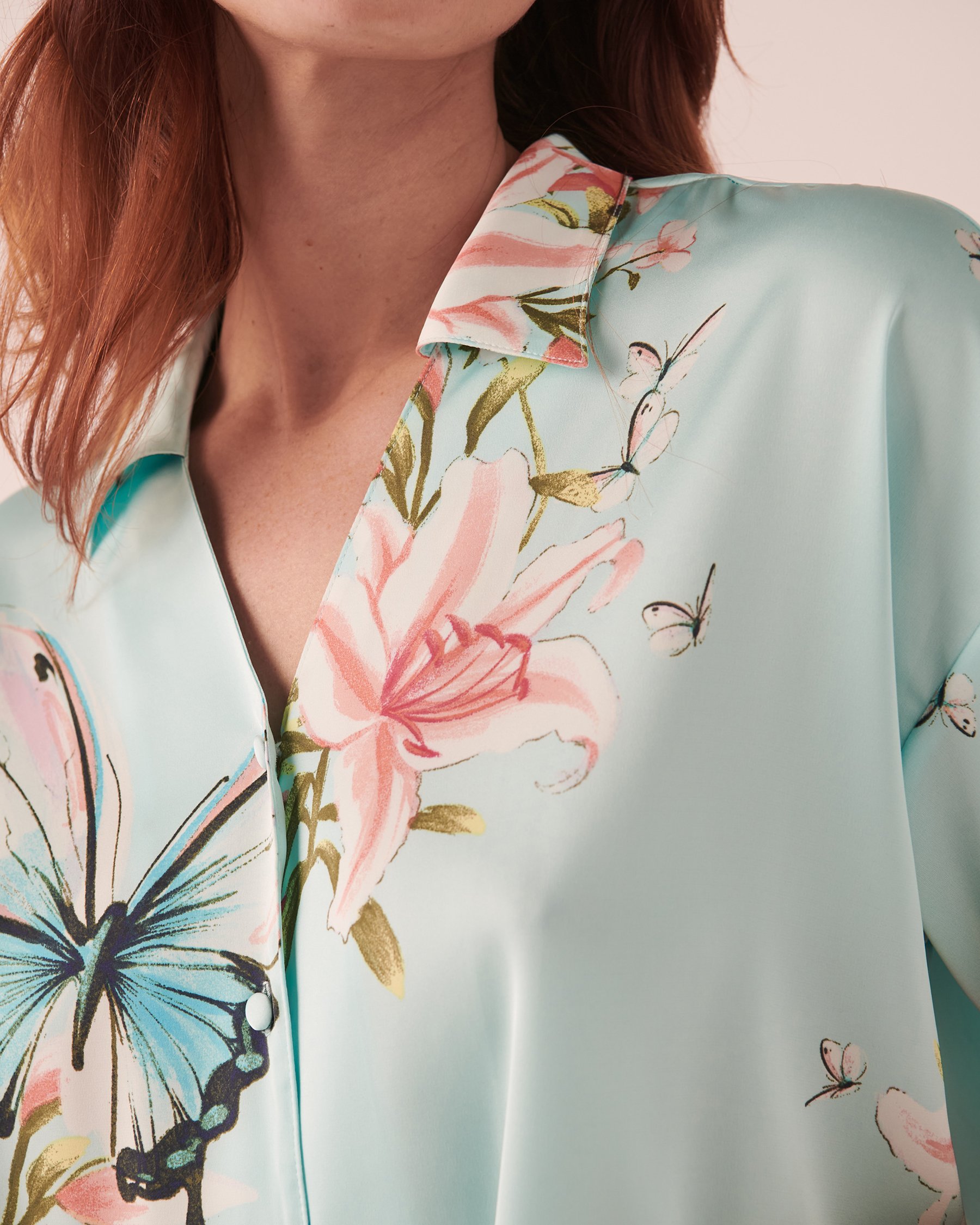 LA VIE EN ROSE Satin Crop Button-down Shirt Flourishing 60100062 - View3