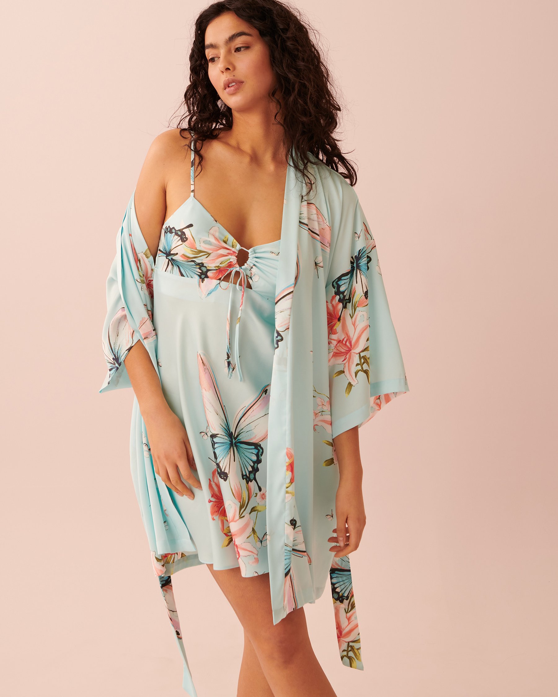 LA VIE EN ROSE Satin Kimono Flourishing 60600049 - View3