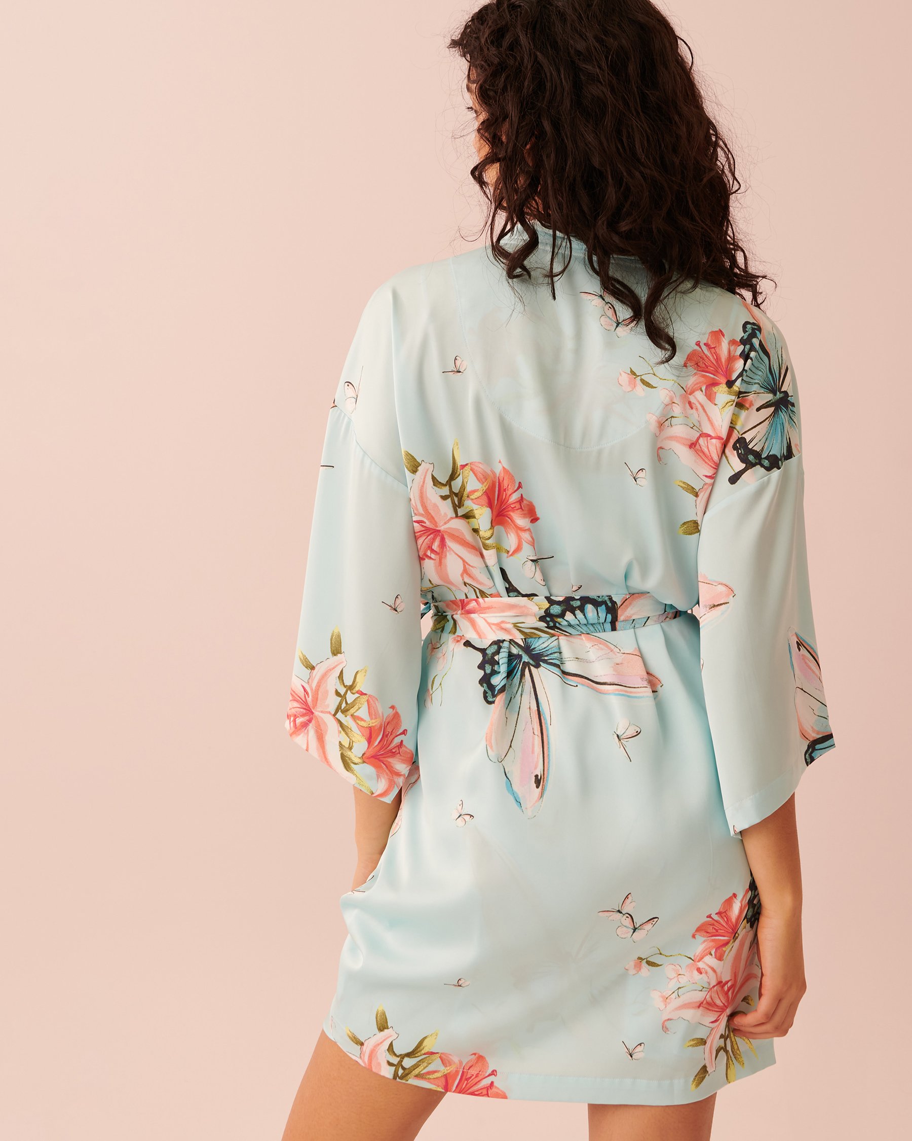 LA VIE EN ROSE Satin Kimono Flourishing 60600049 - View5