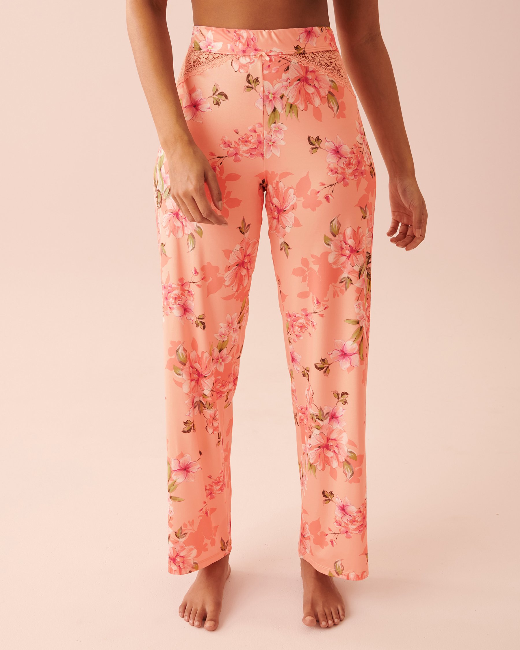 LA VIE EN ROSE Pantalon détail de dentelle en fibres recyclées Floral pêche 60200063 - View1