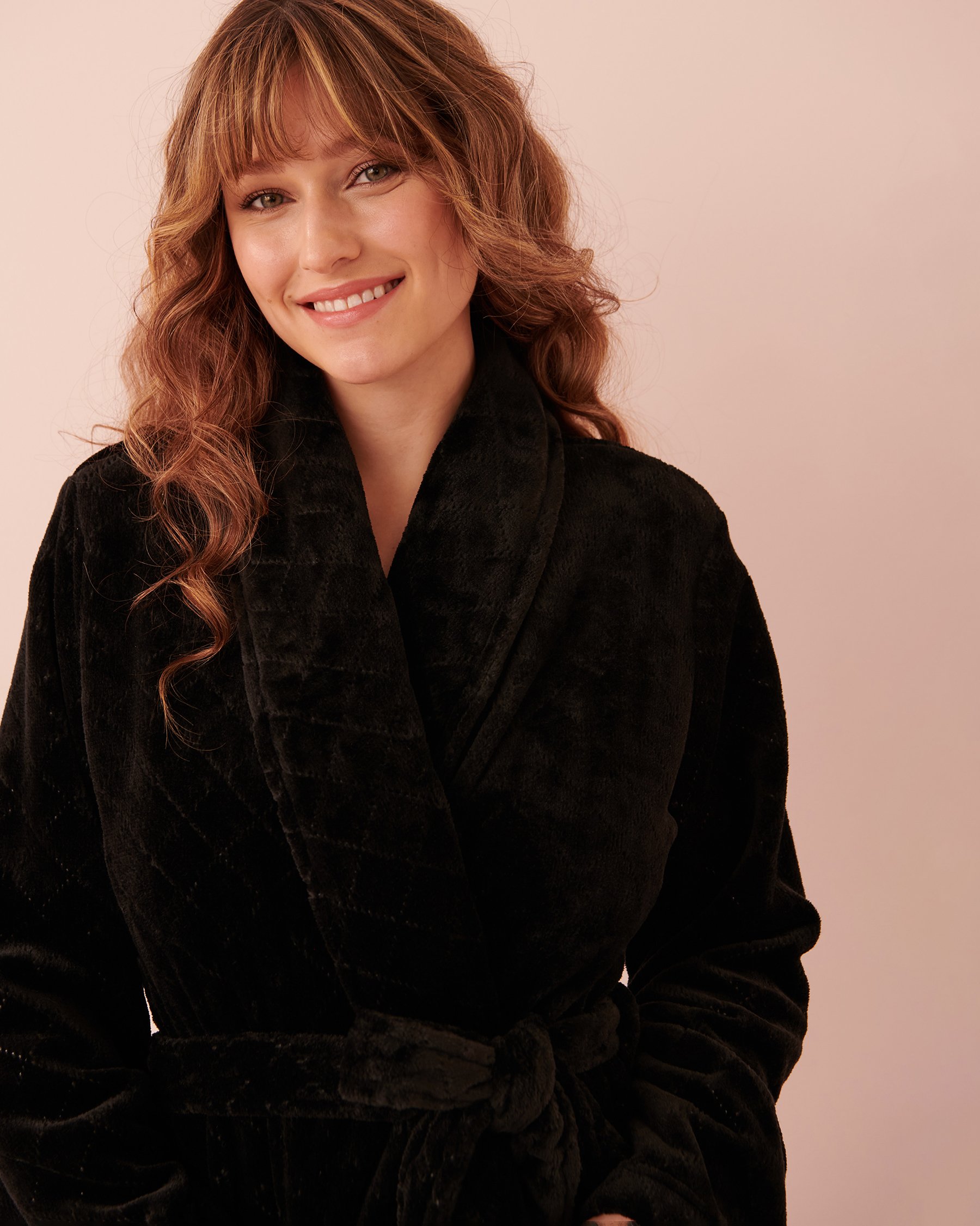 LA VIE EN ROSE Soft Plush Robe Black 40600128 - View1