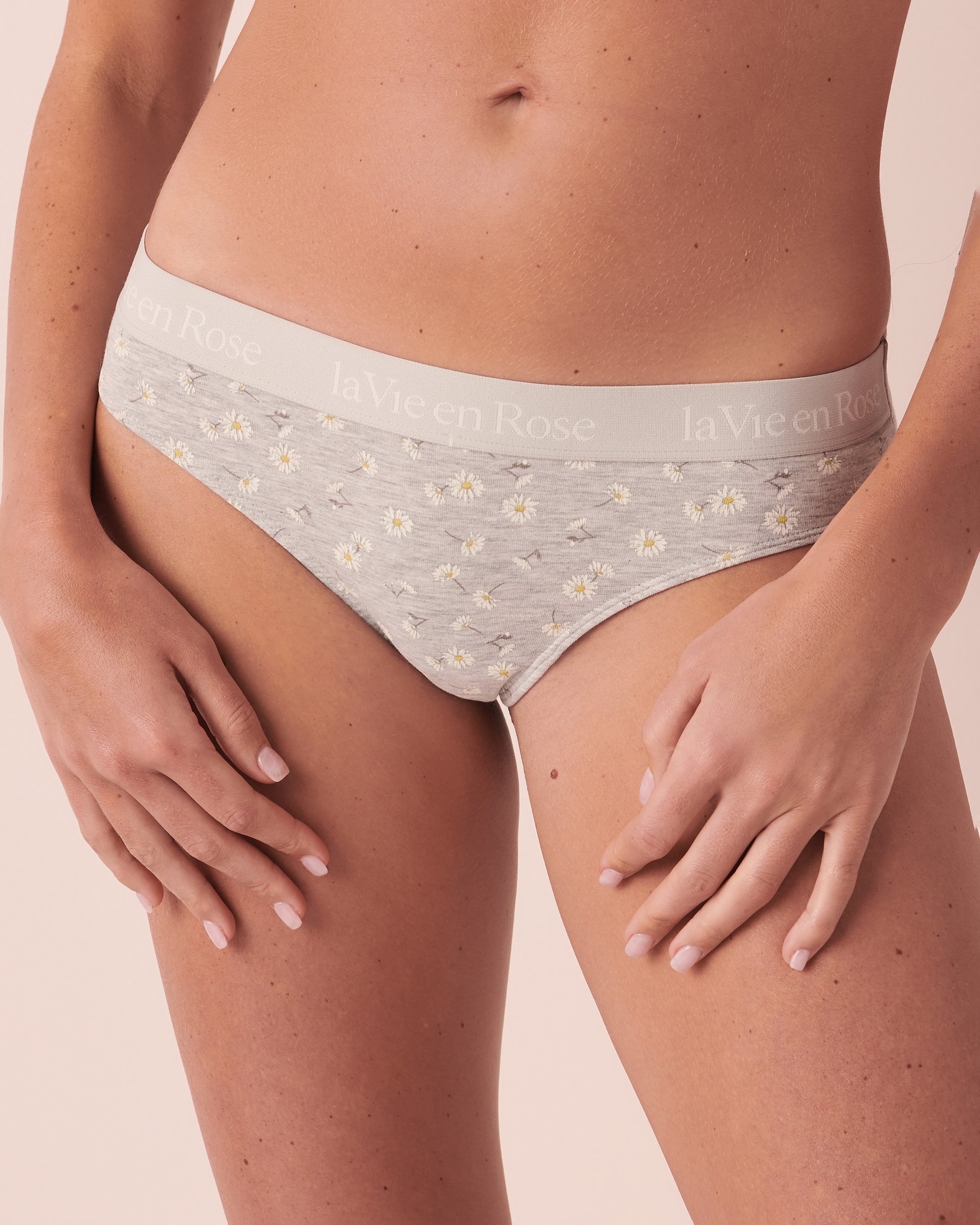 LA VIE EN ROSE Cotton and Logo Elastic Band Thong Panty Marguerite 20100304 - View1