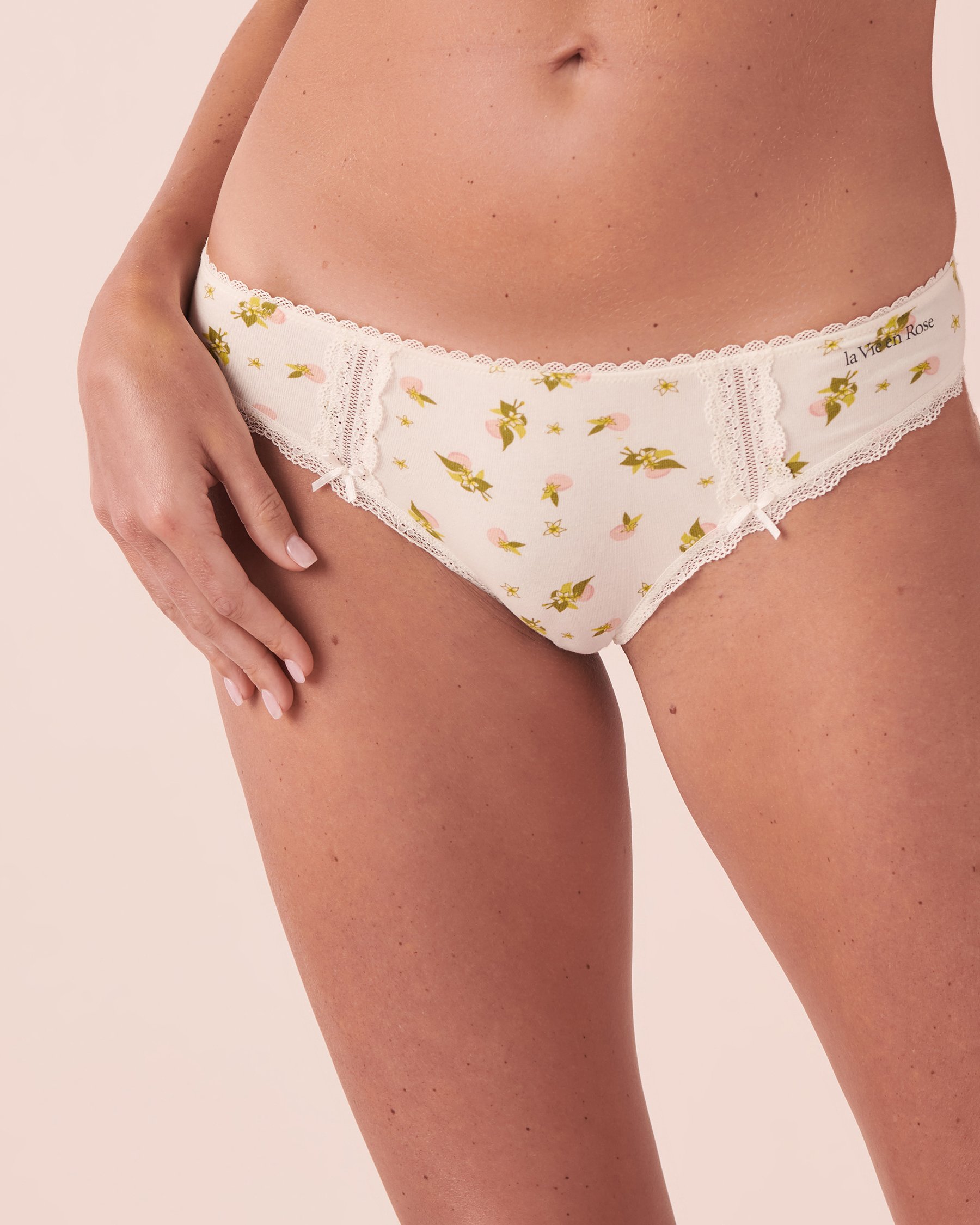 LA VIE EN ROSE Culotte bikini coton et détails de dentelle Clémentine 20100311 - Voir3