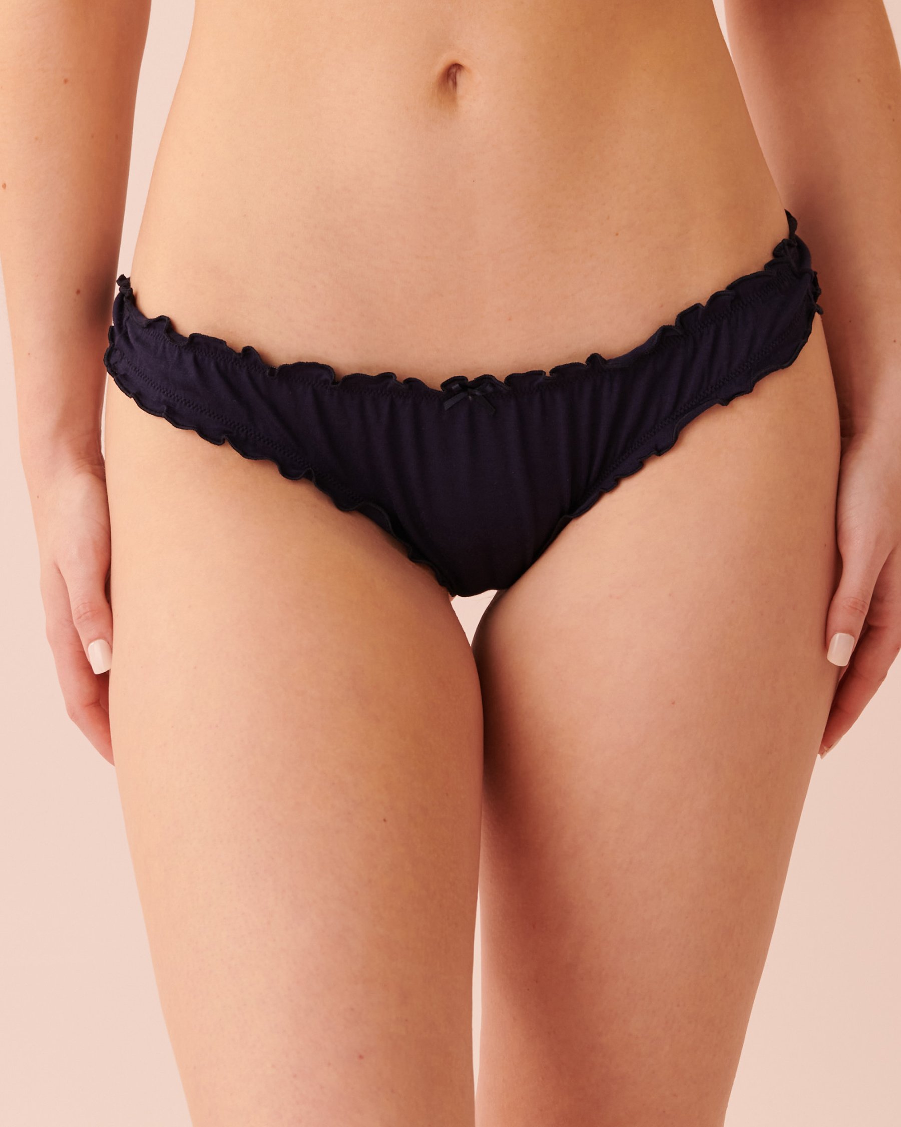 LA VIE EN ROSE Culotte tanga bordure frisée en jersey doux Bleu minuit 20100317 - Voir1