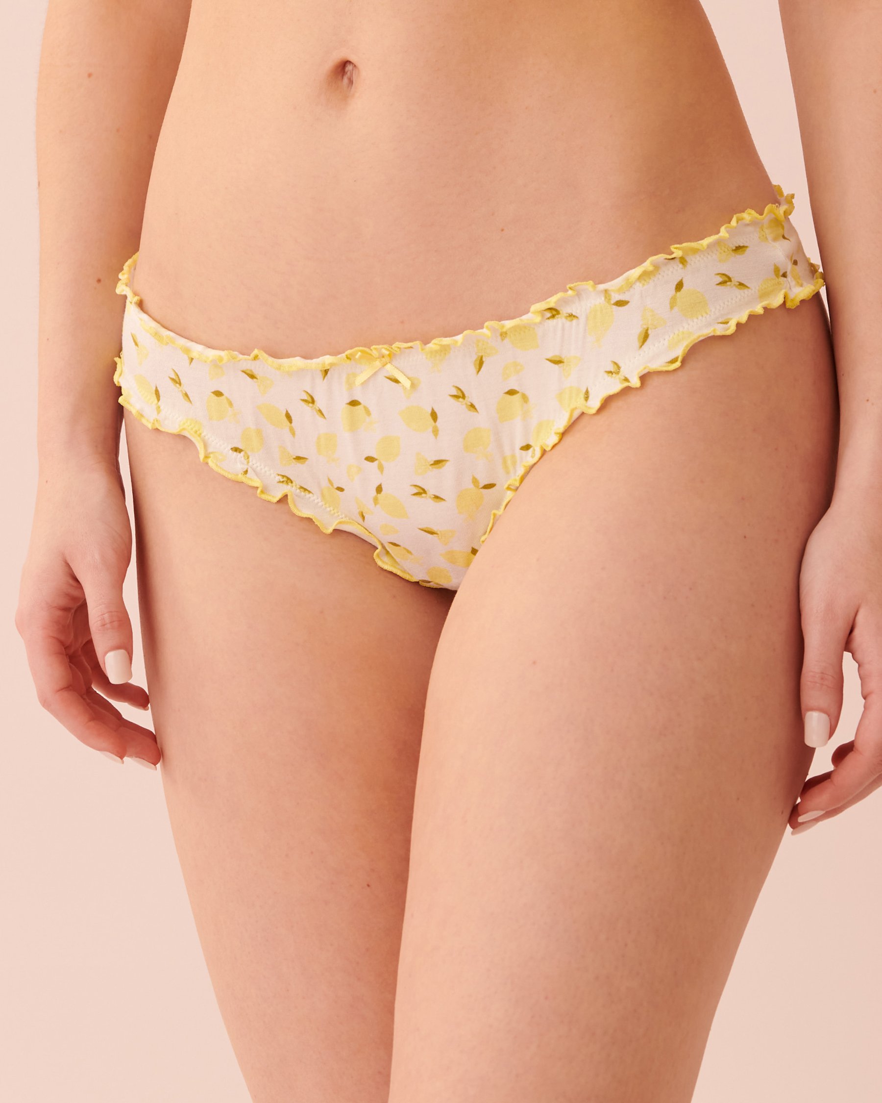 LA VIE EN ROSE Soft Jersey Lettuce Trim Thong Panty Lemon 20100317 - View1