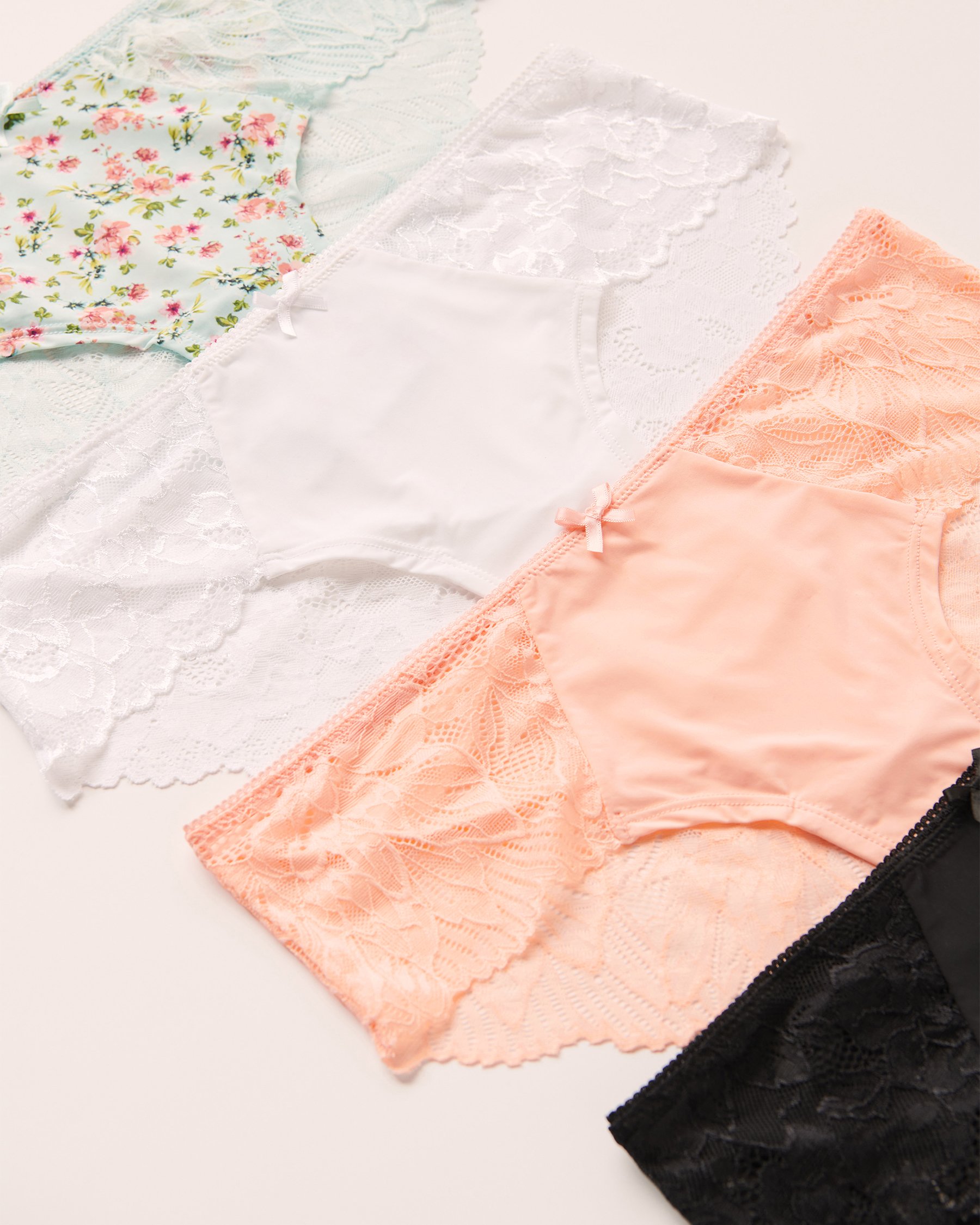 LA VIE EN ROSE 5-Pack Microfiber and Lace Hiphugger Panty Multicolor 20200331-5PK - View2