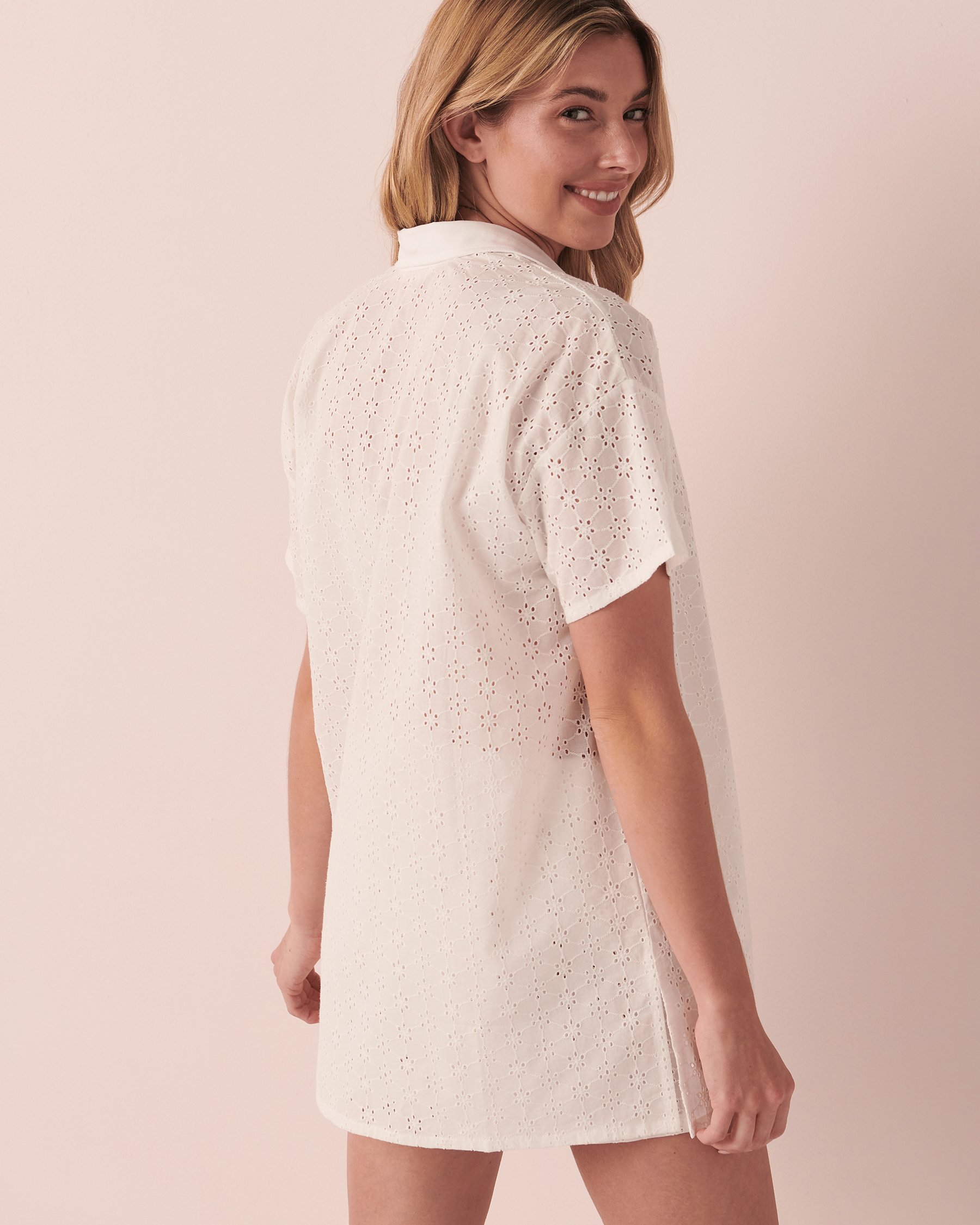 LA VIE EN ROSE Eyelet Short Sleeve Button-down Shirt Snow white 40100430 - View2