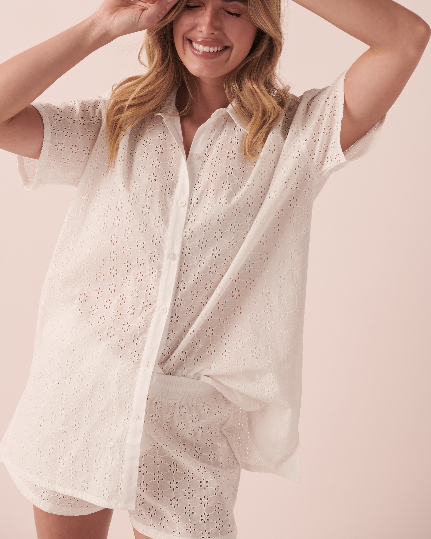 LA VIE EN ROSE Eyelet Short Sleeve Button-down Shirt Snow white 40100430 - View5