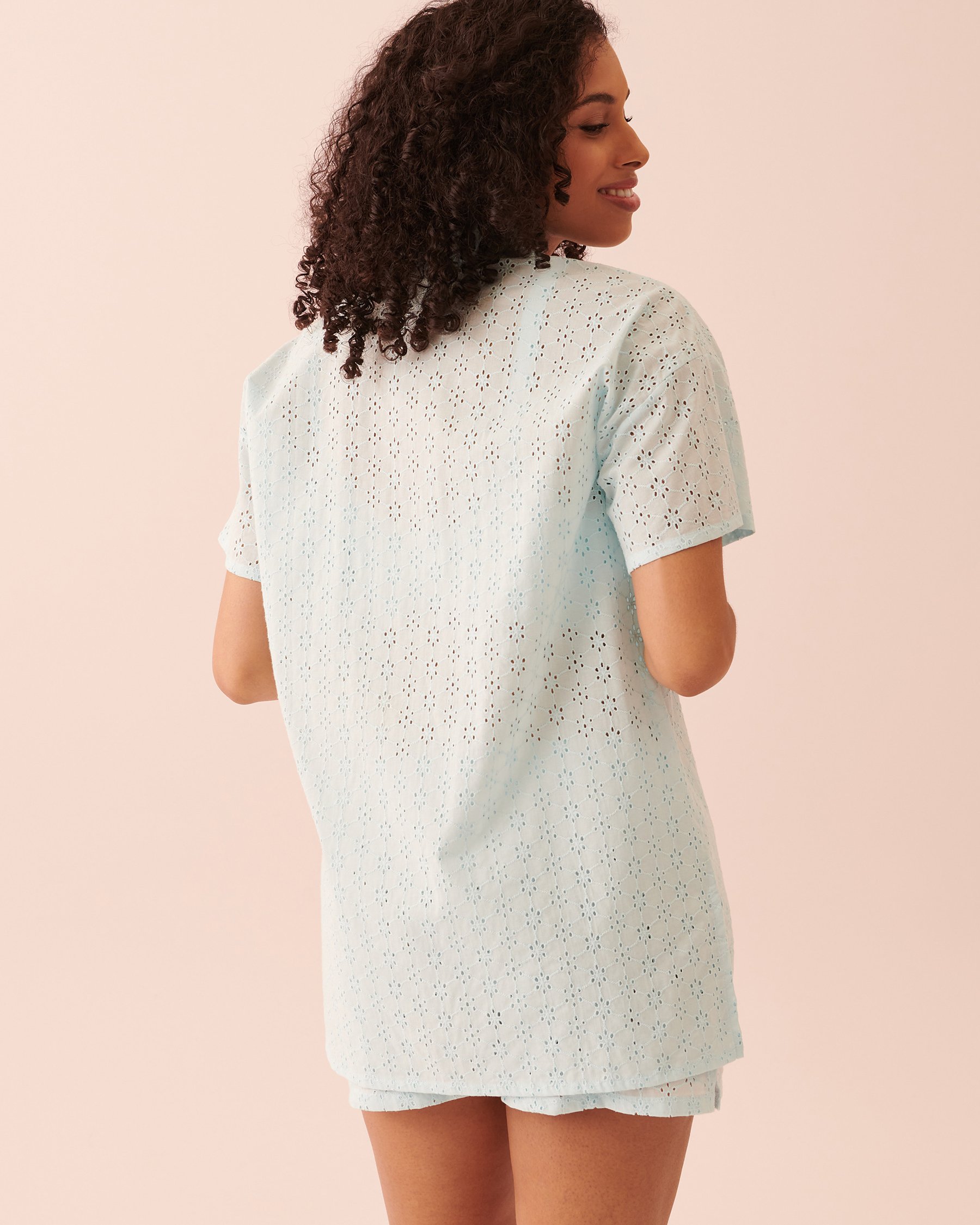 LA VIE EN ROSE Eyelet Short Sleeve Button-down Shirt Blue sky 40100430 - View2