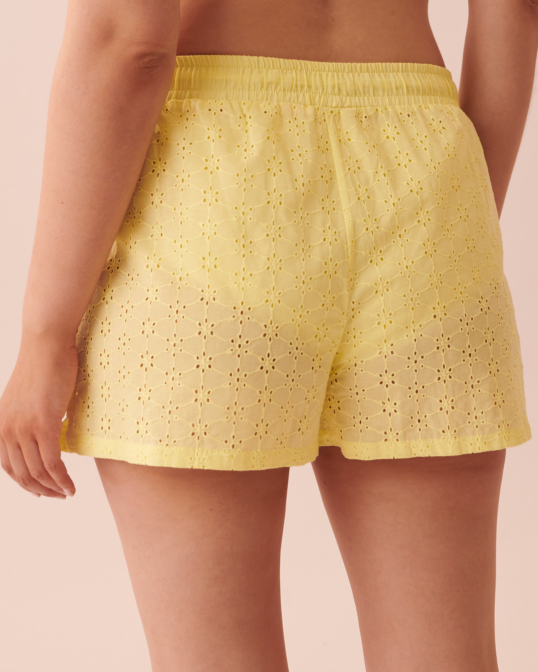LA VIE EN ROSE Eyelet Shorts Yellow 40200424 - View2