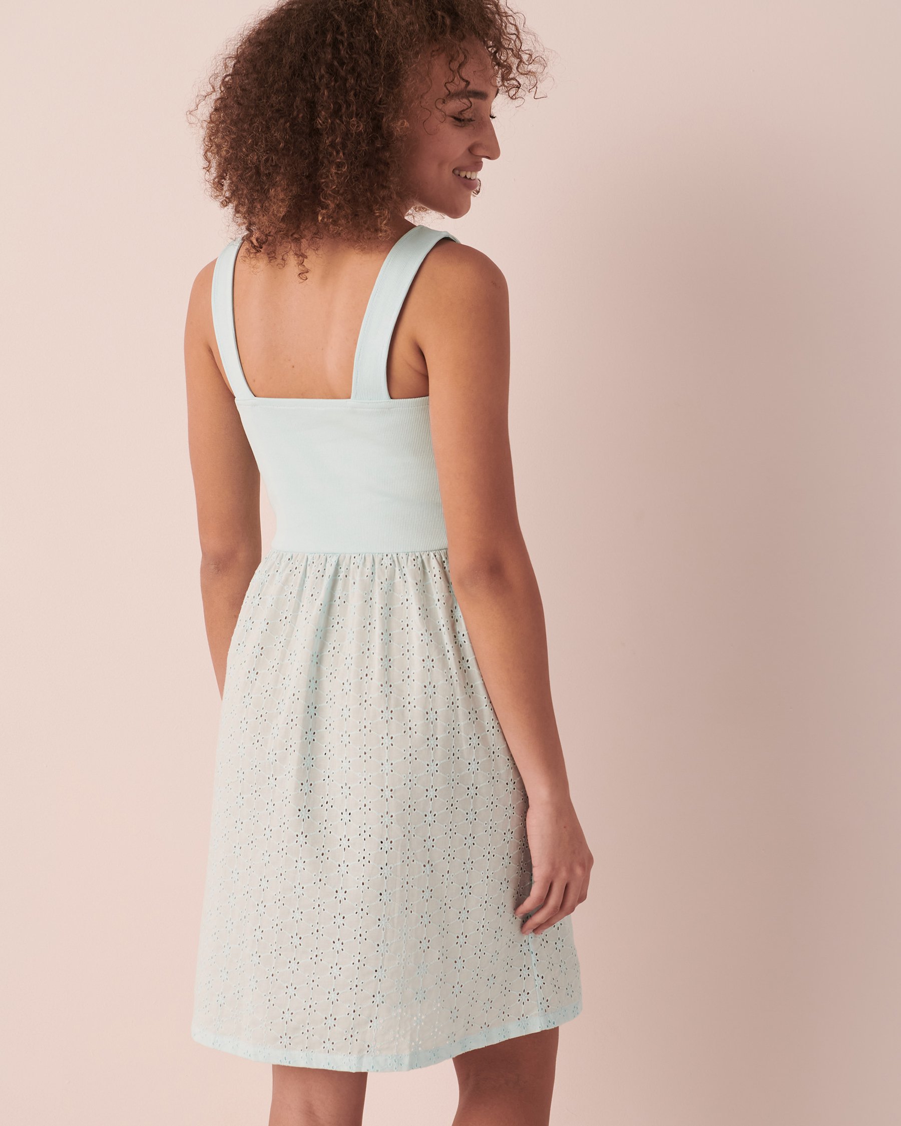 LA VIE EN ROSE Eyelet and Ribbed Sleeveless Sleepshirt Blue sky 40500265 - View2