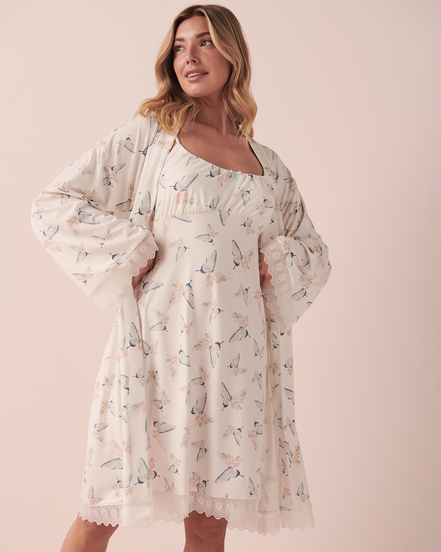 LA VIE EN ROSE Super Soft Lace Trim Kimono Flowers and butterflies 40600129 - View1