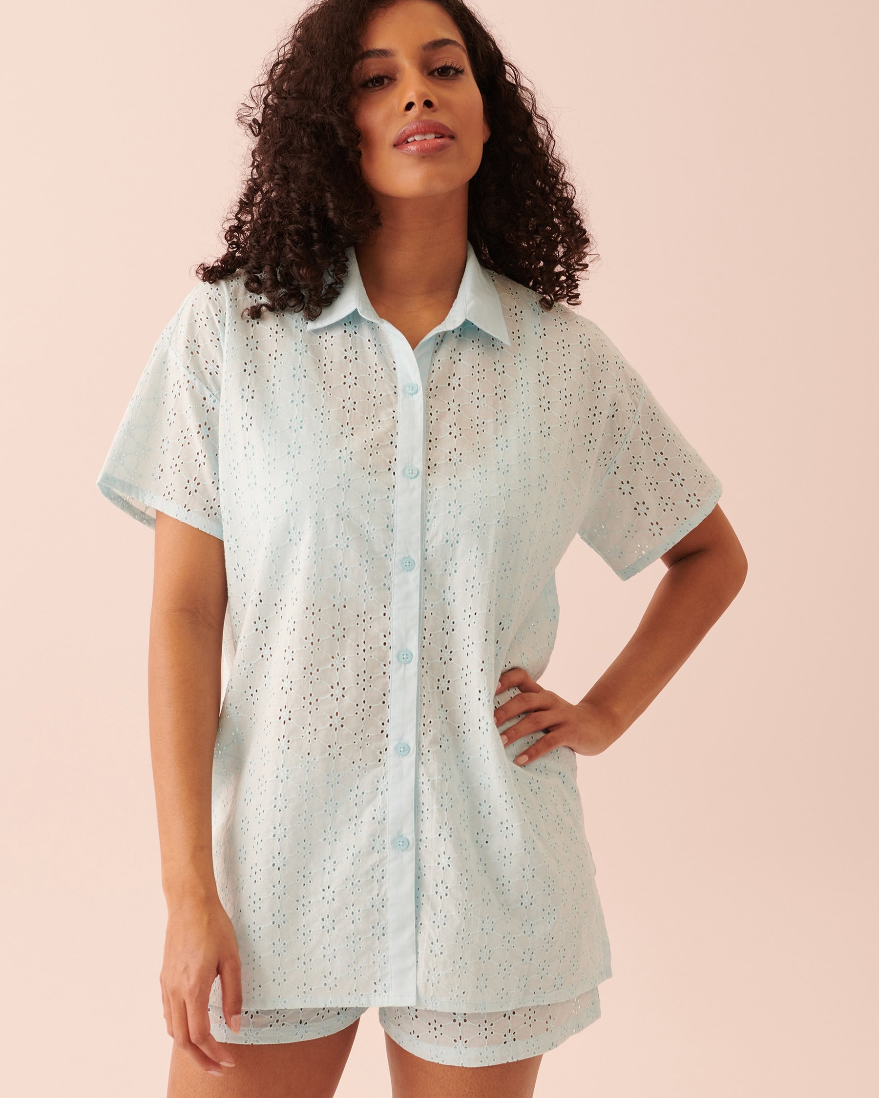 LA VIE EN ROSE Eyelet Short Sleeve Button-down Shirt Blue sky 40100430 - View4